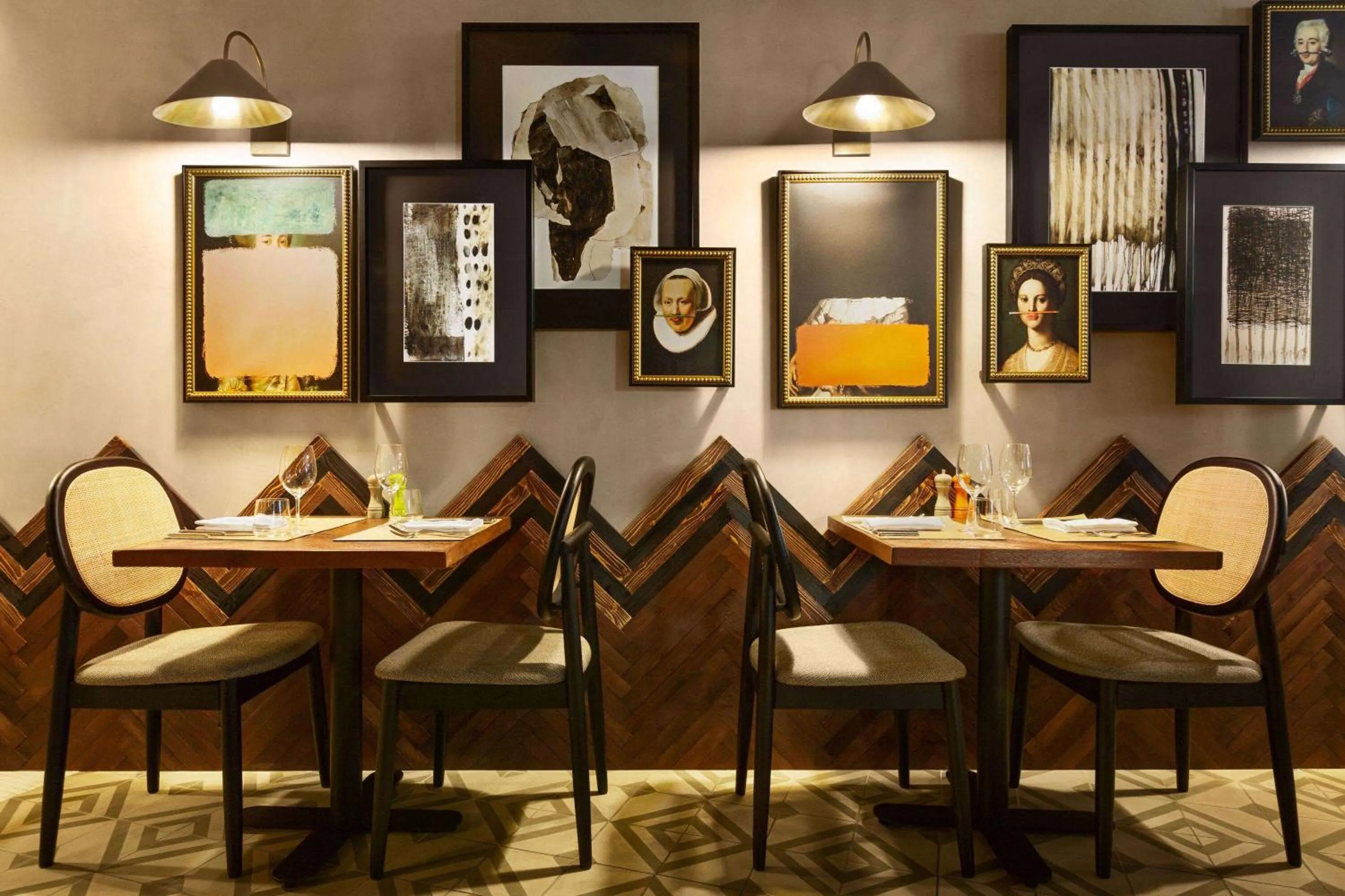 Restaurant/places to eat in Fontinha Porto, Trademark Collection by Wyndham