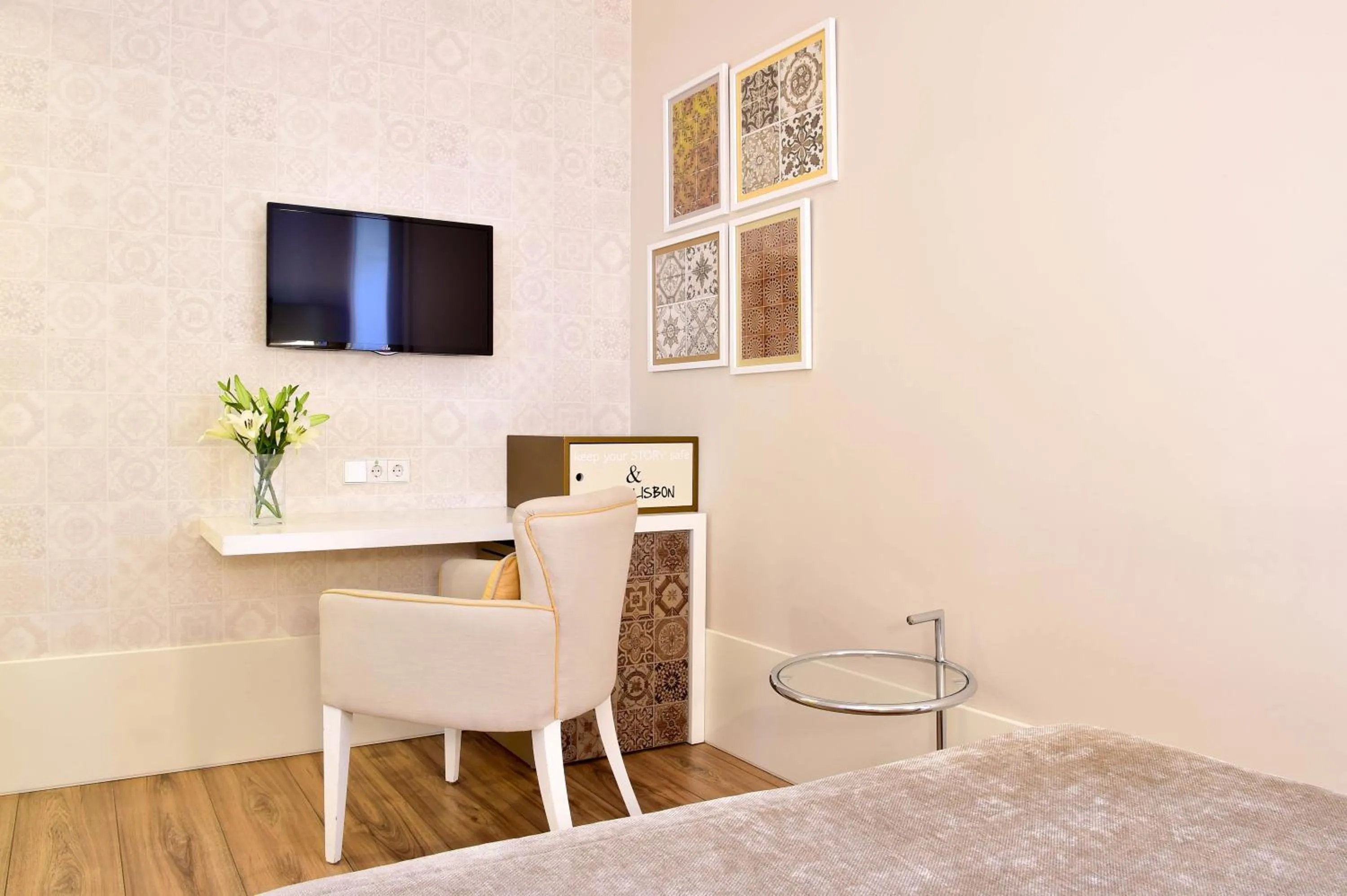 TV and multimedia, Bed in My Story Hotel Ouro