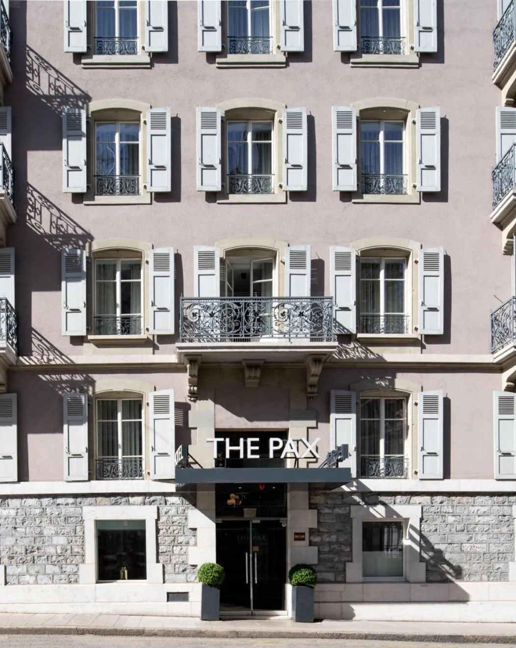 Property building in Hôtel Pax