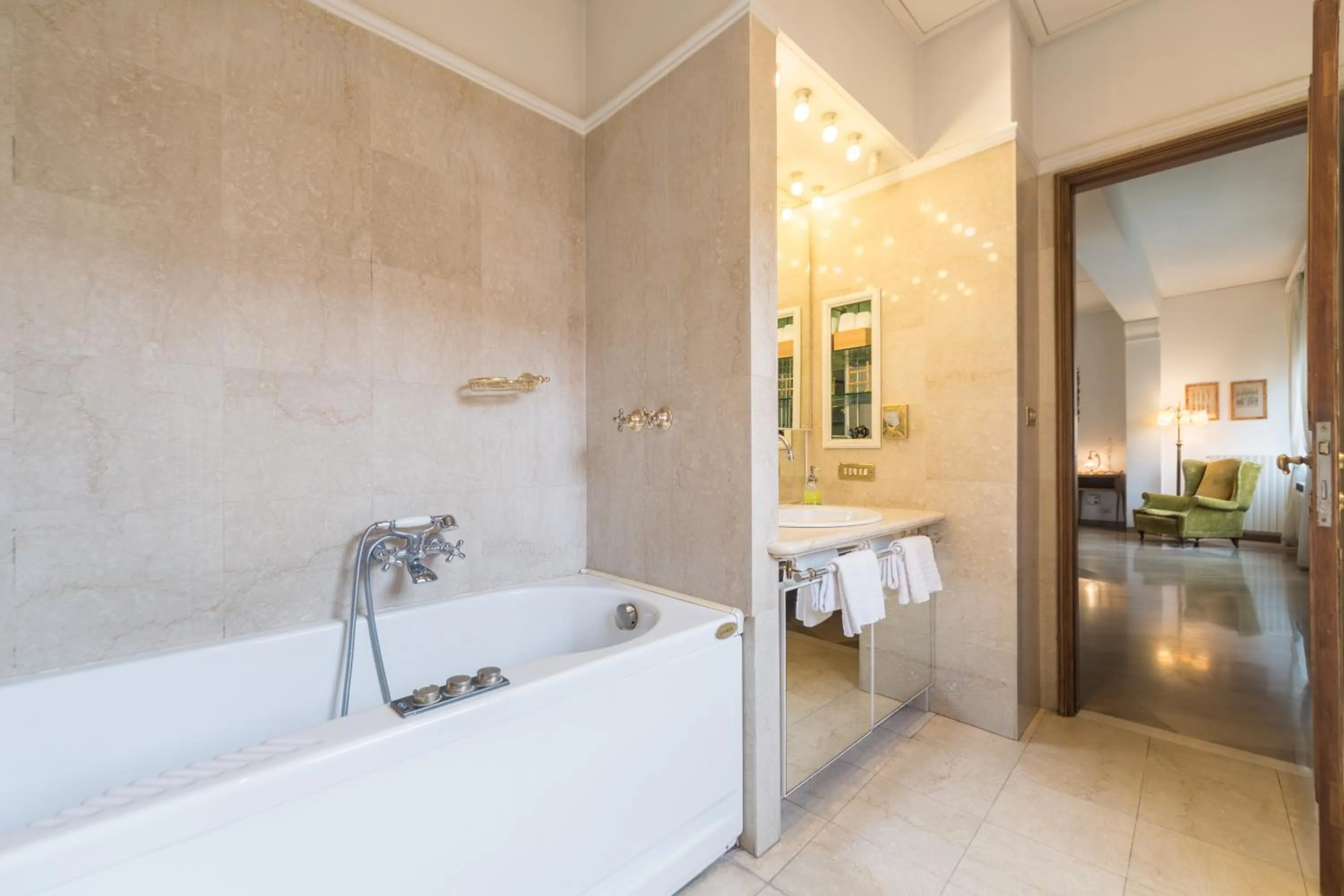 Hot Tub in Cristina Rossi Bed&Breakfast