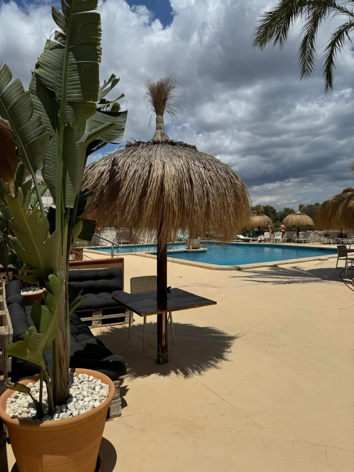 Swimming pool in Orange Colom - Seaside Apartments