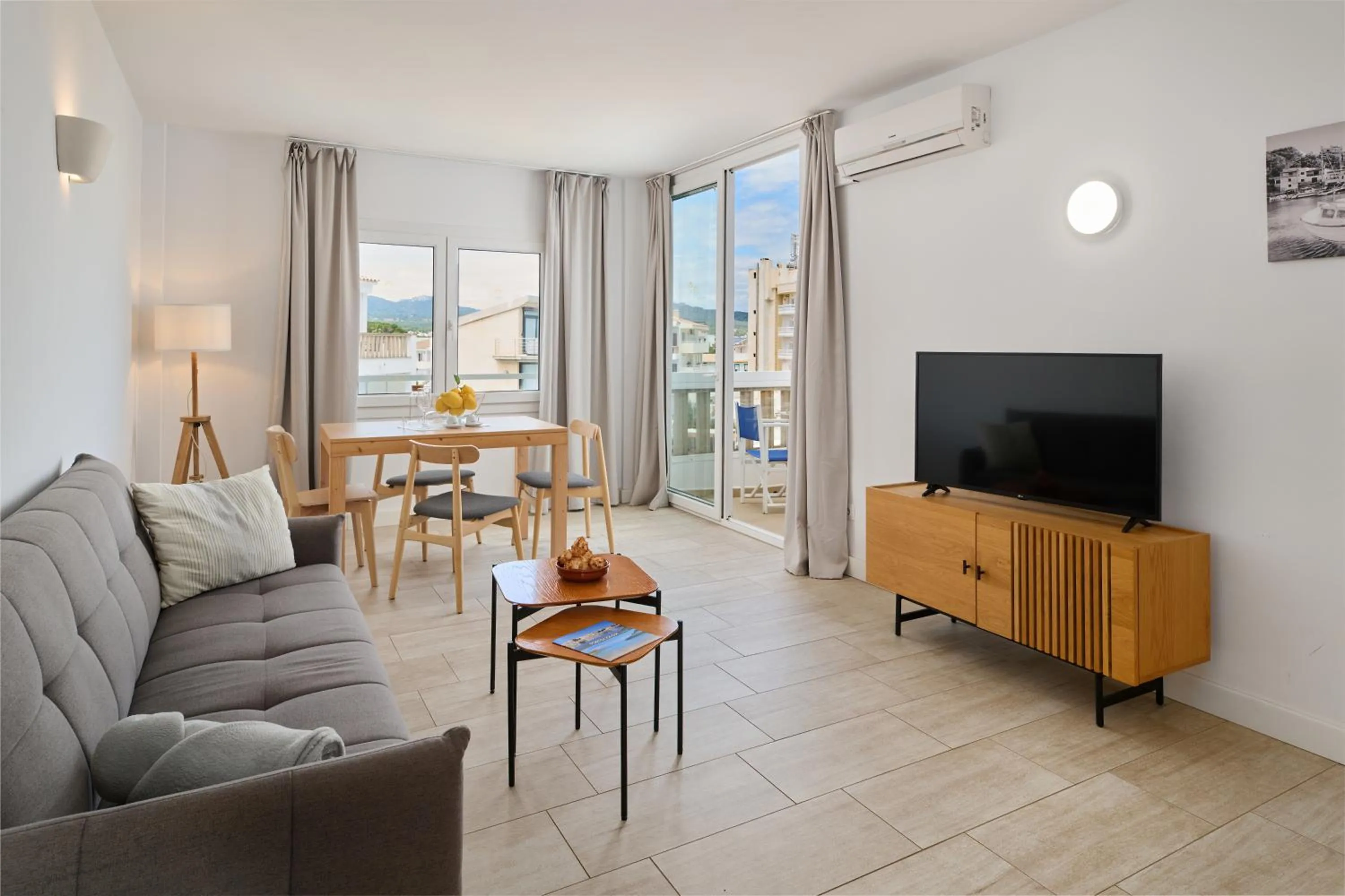 Orange Colom - Seaside Apartments