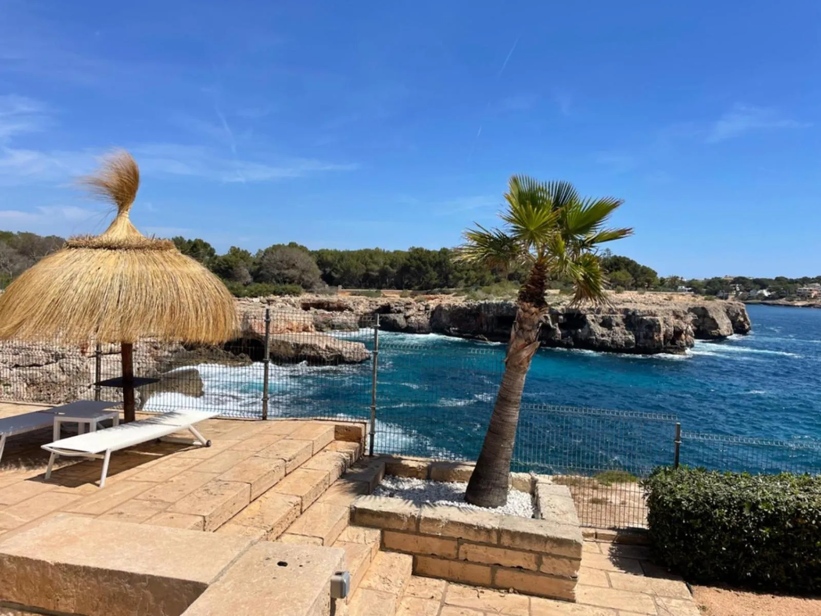 Pool view in Orange Colom - Seaside Apartments