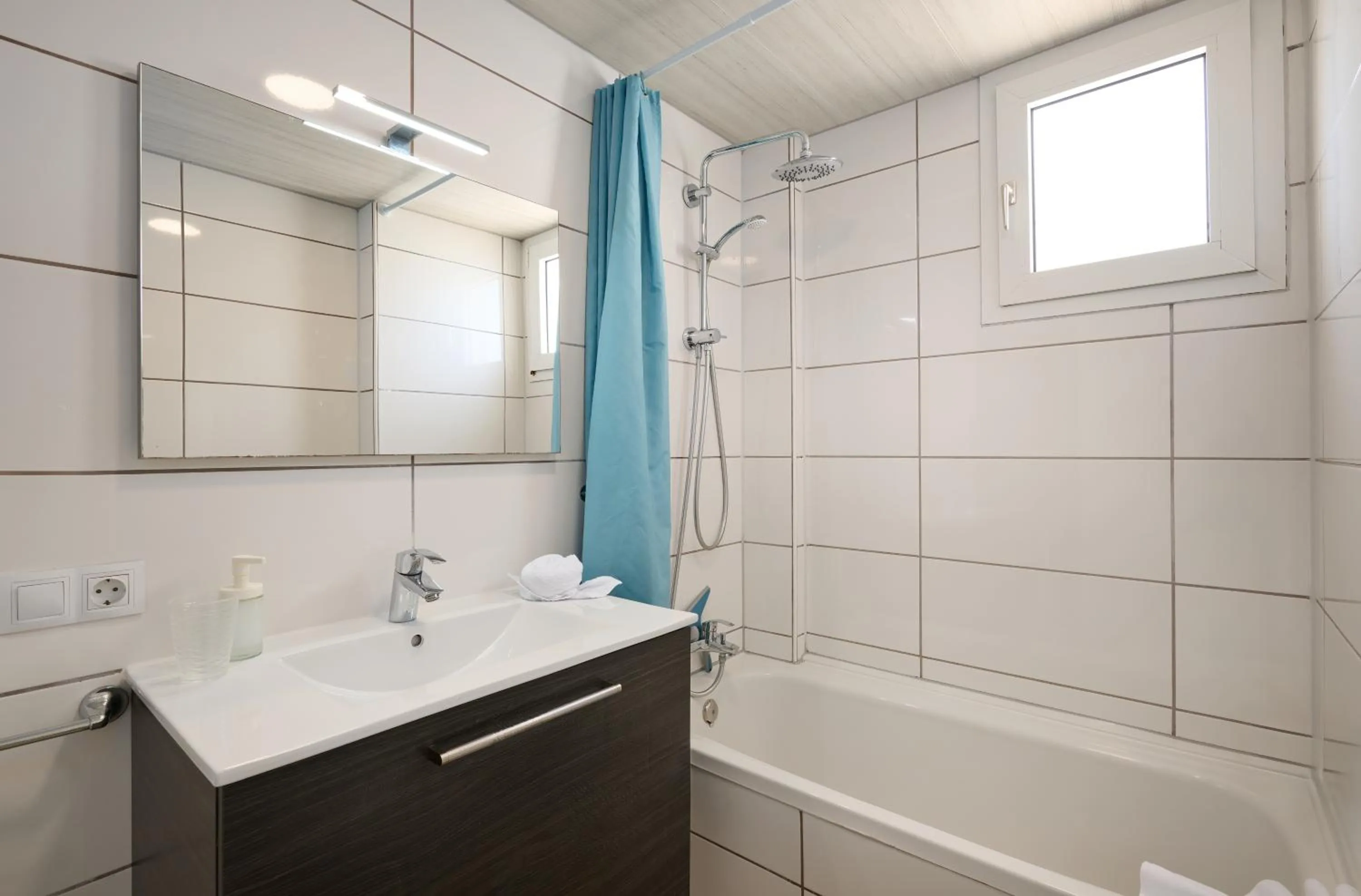 Orange Colom - Seaside Apartments