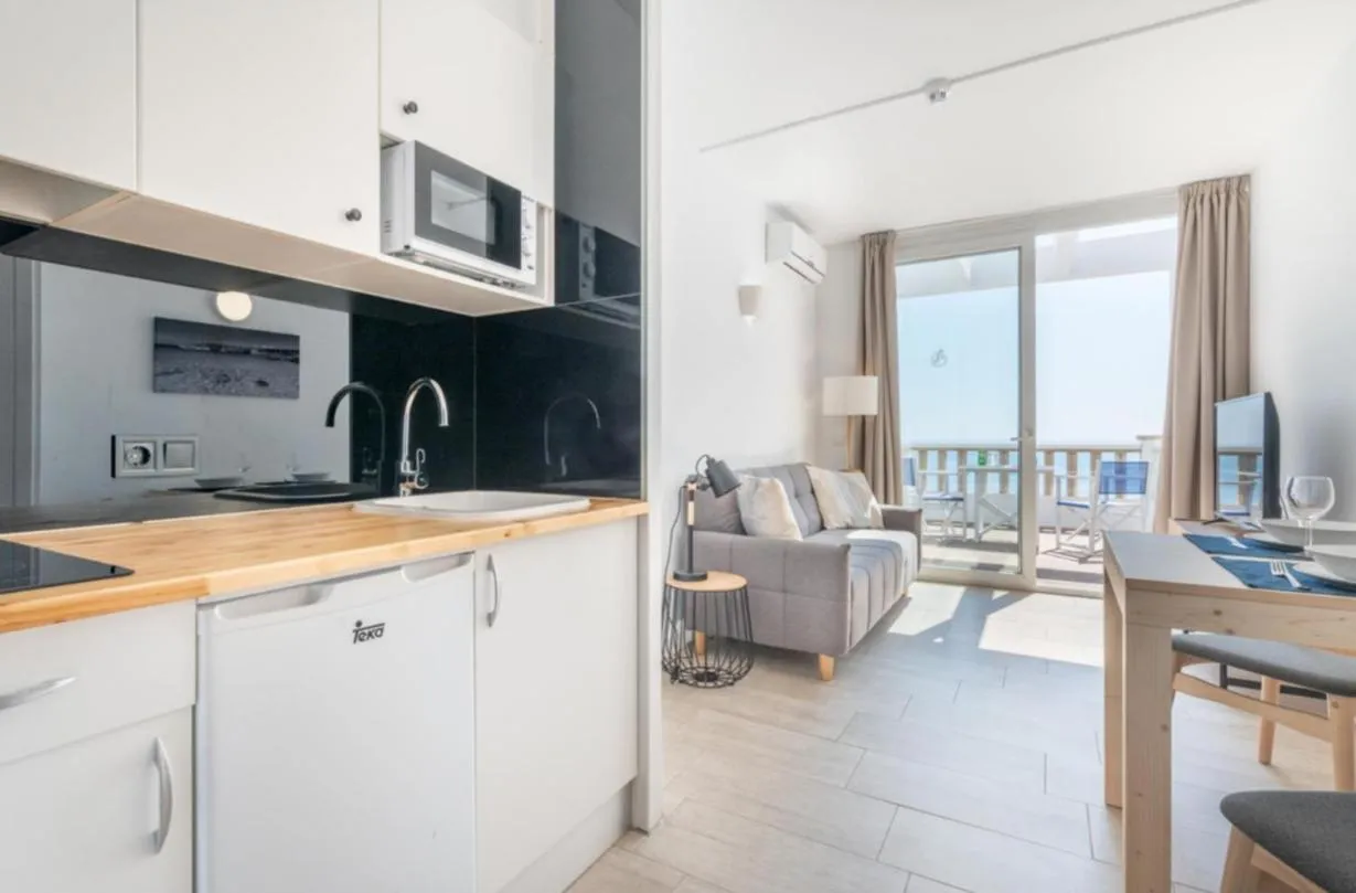 Kitchen or kitchenette in Orange Colom - Seaside Apartments