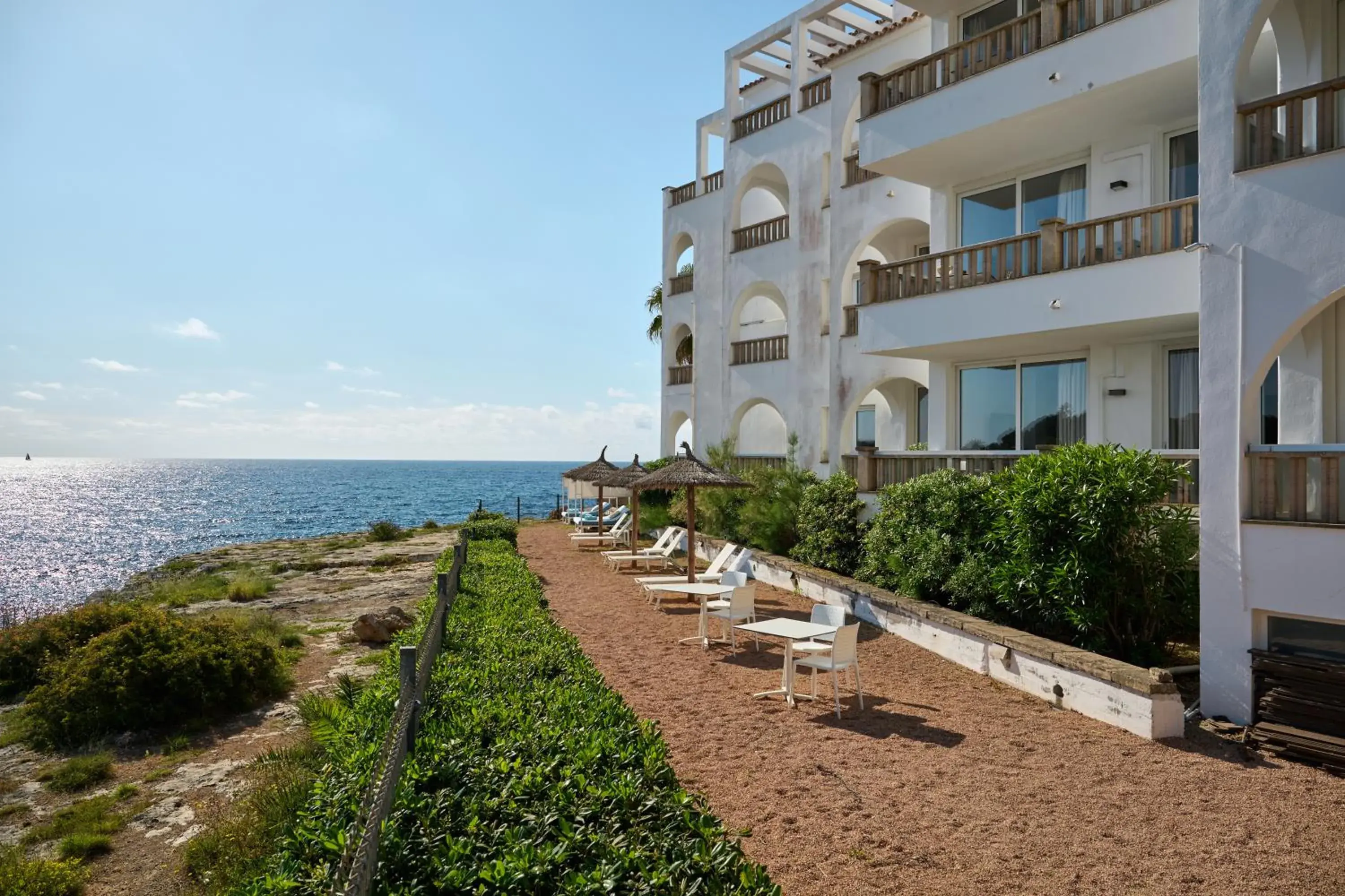 Standard One-Bedroom Apartment with Pool View & Partial Sea View - single occupancy in Orange Colom - Seaside Apartments Standard One-Bedroom Apartment with Pool View & Partial Sea View - single occupancy in Orange Colom - Seaside Apartments