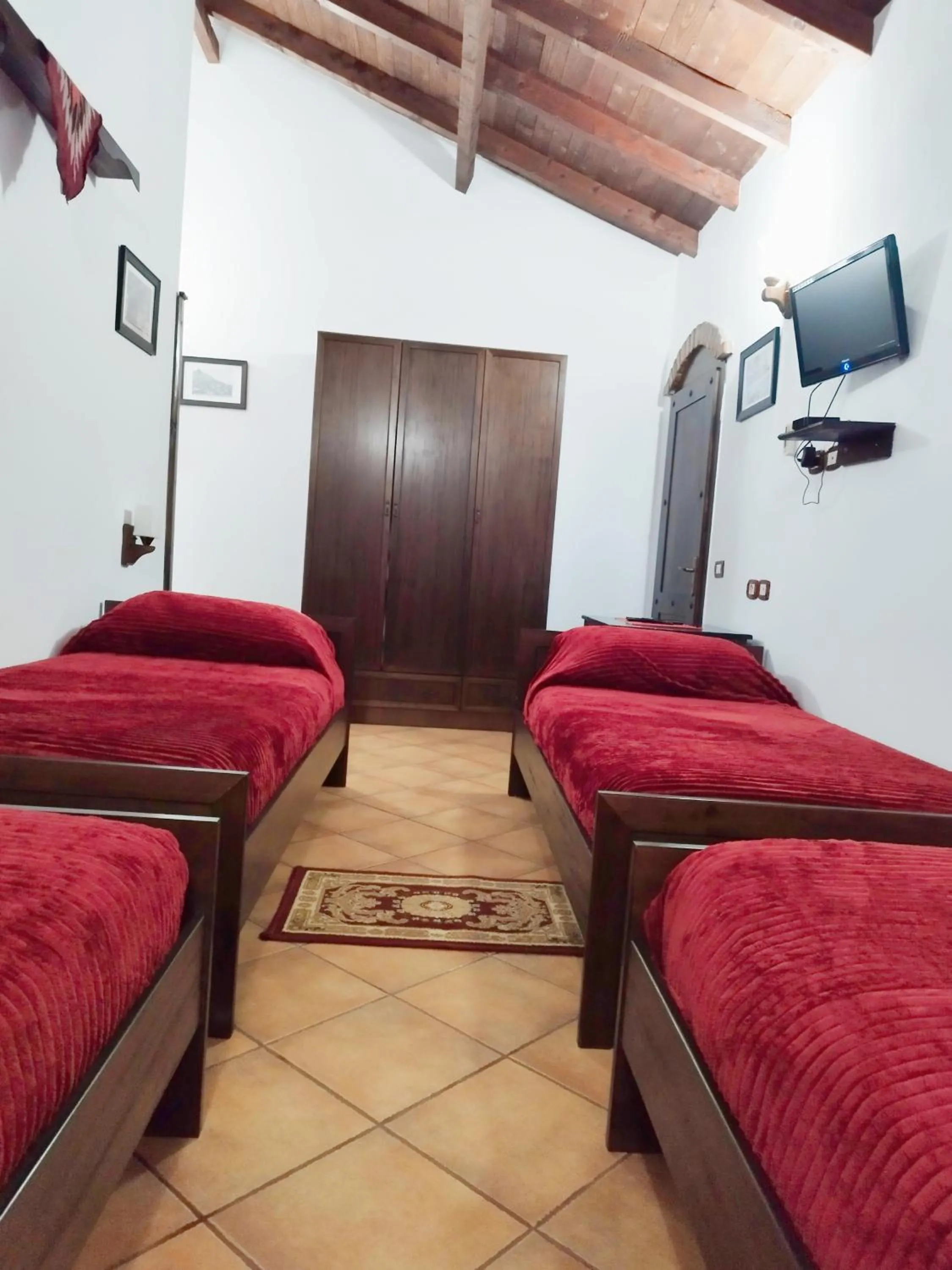 Bed in Guva Mangalem Hotel Restaurant