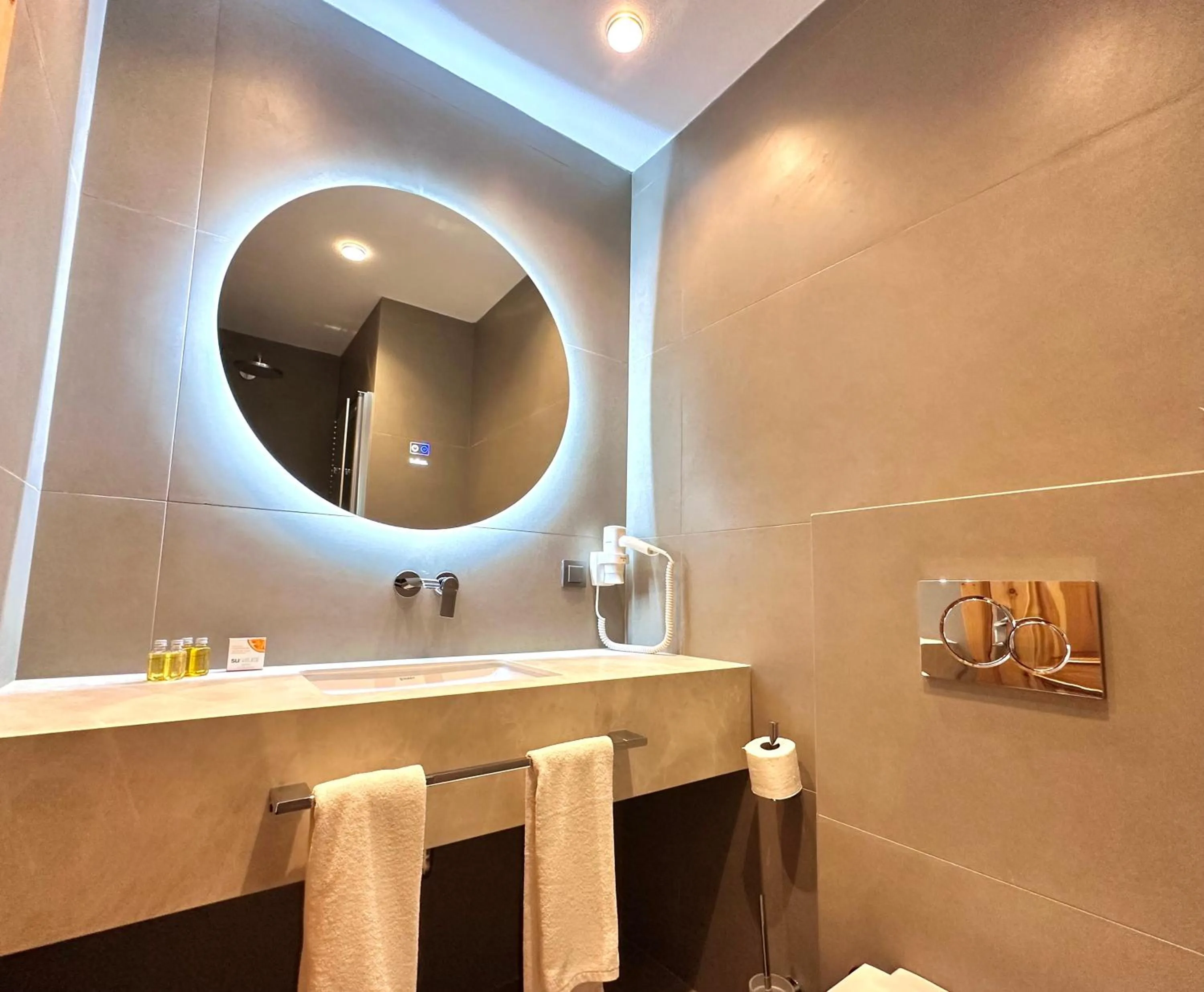 Bathroom in Kumluk Hotel