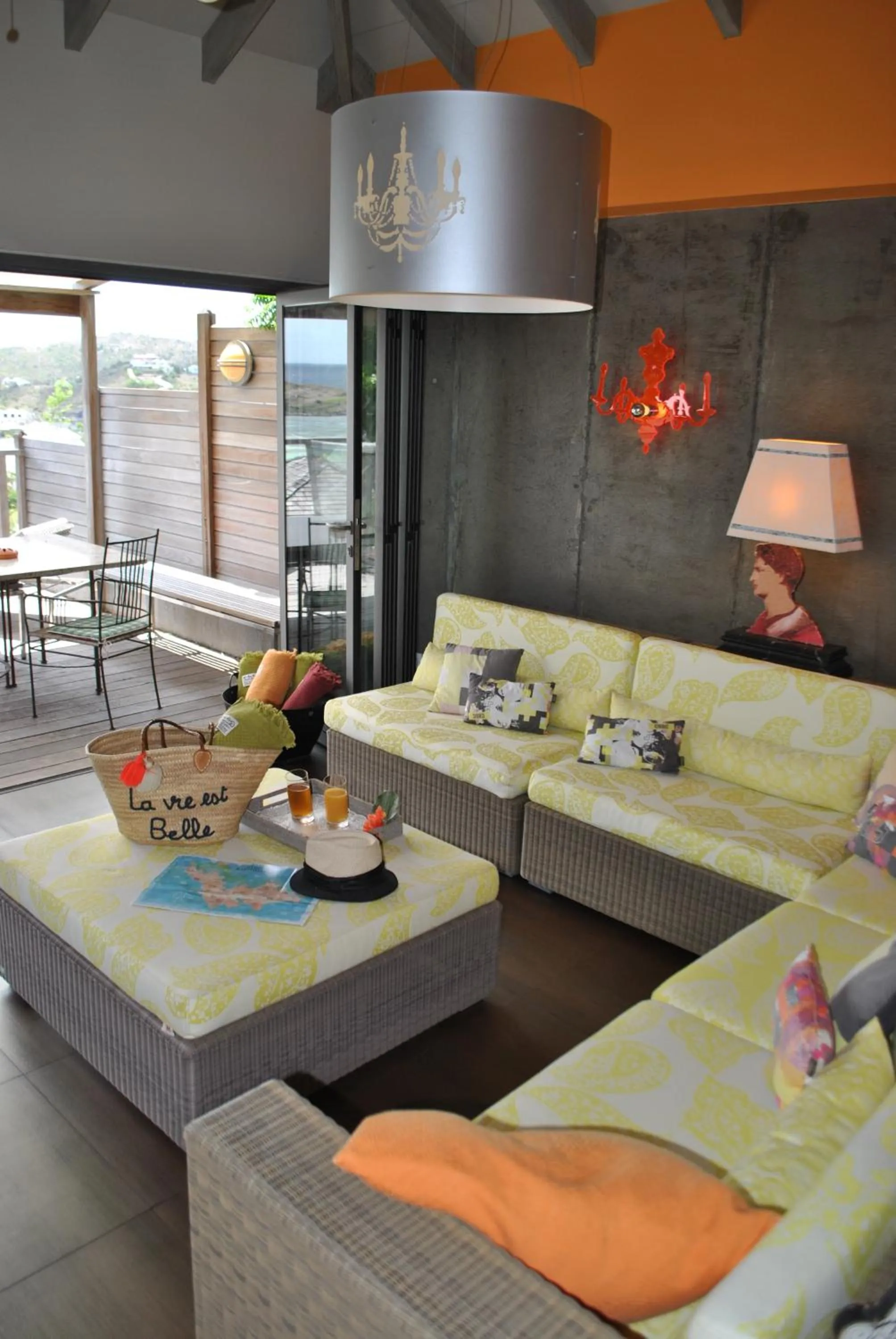 Living room in Amnios