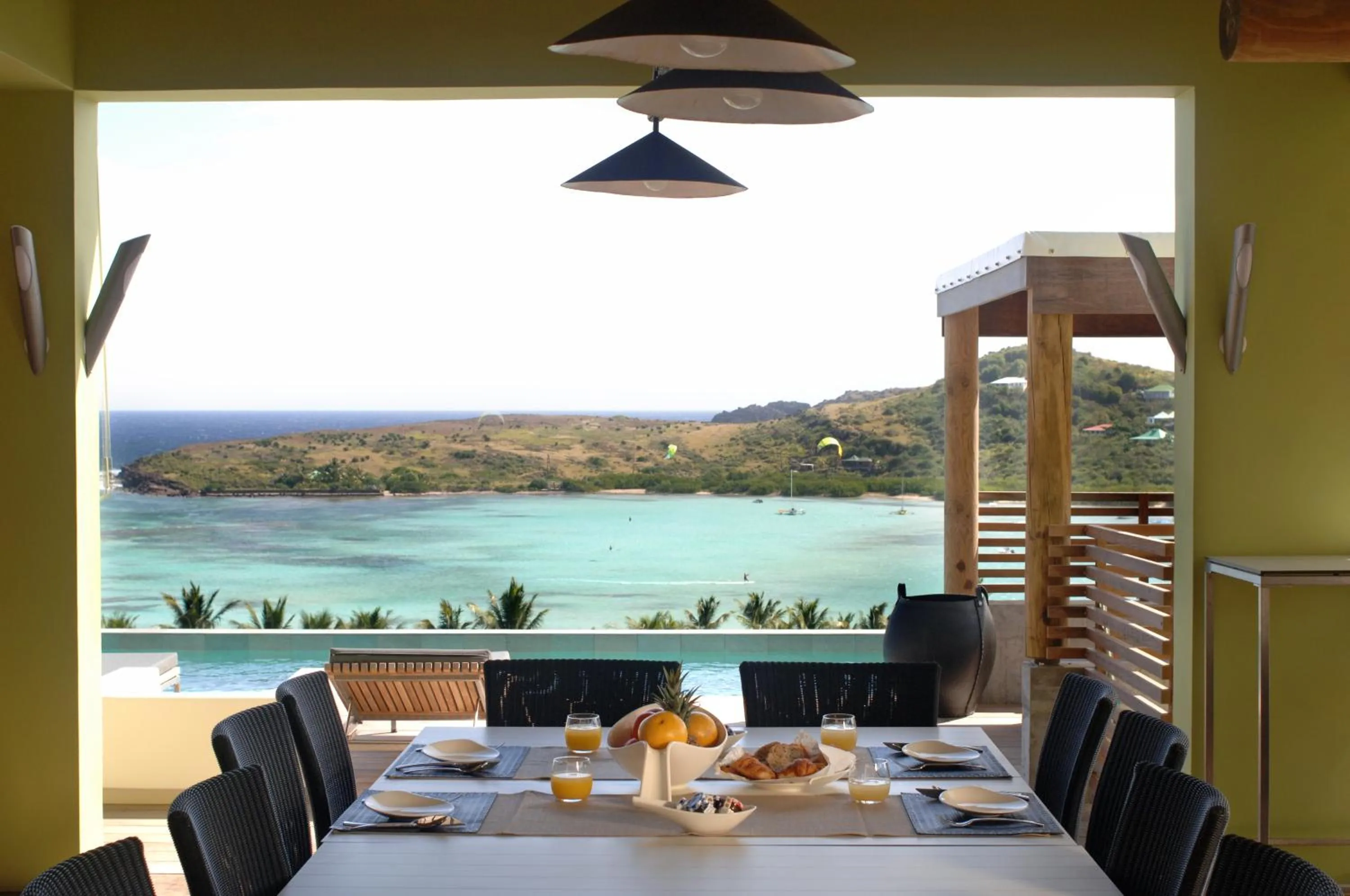 Restaurant/places to eat in Amnios