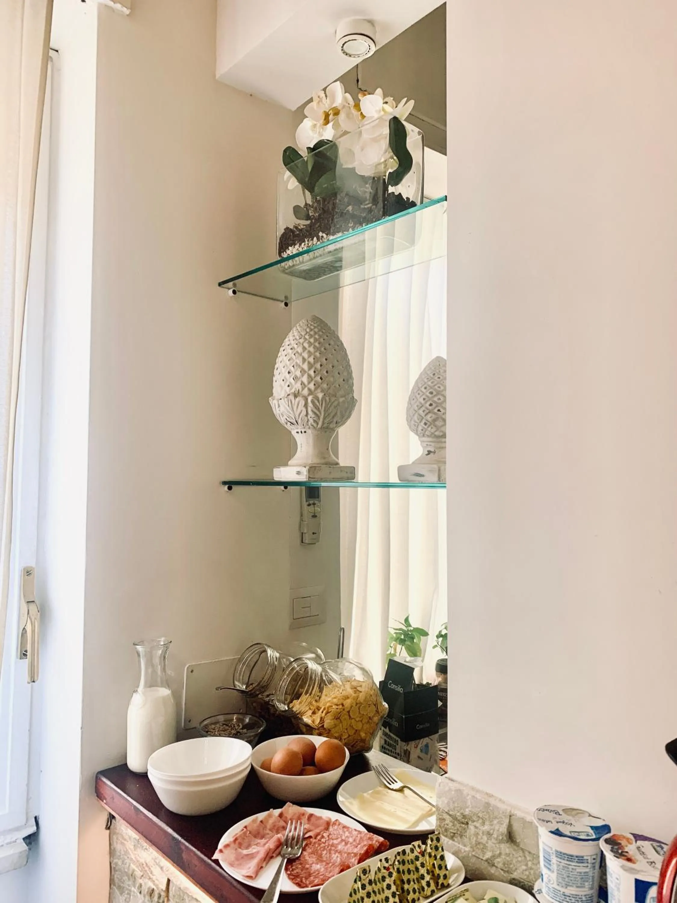 Breakfast in Beside the Vatican