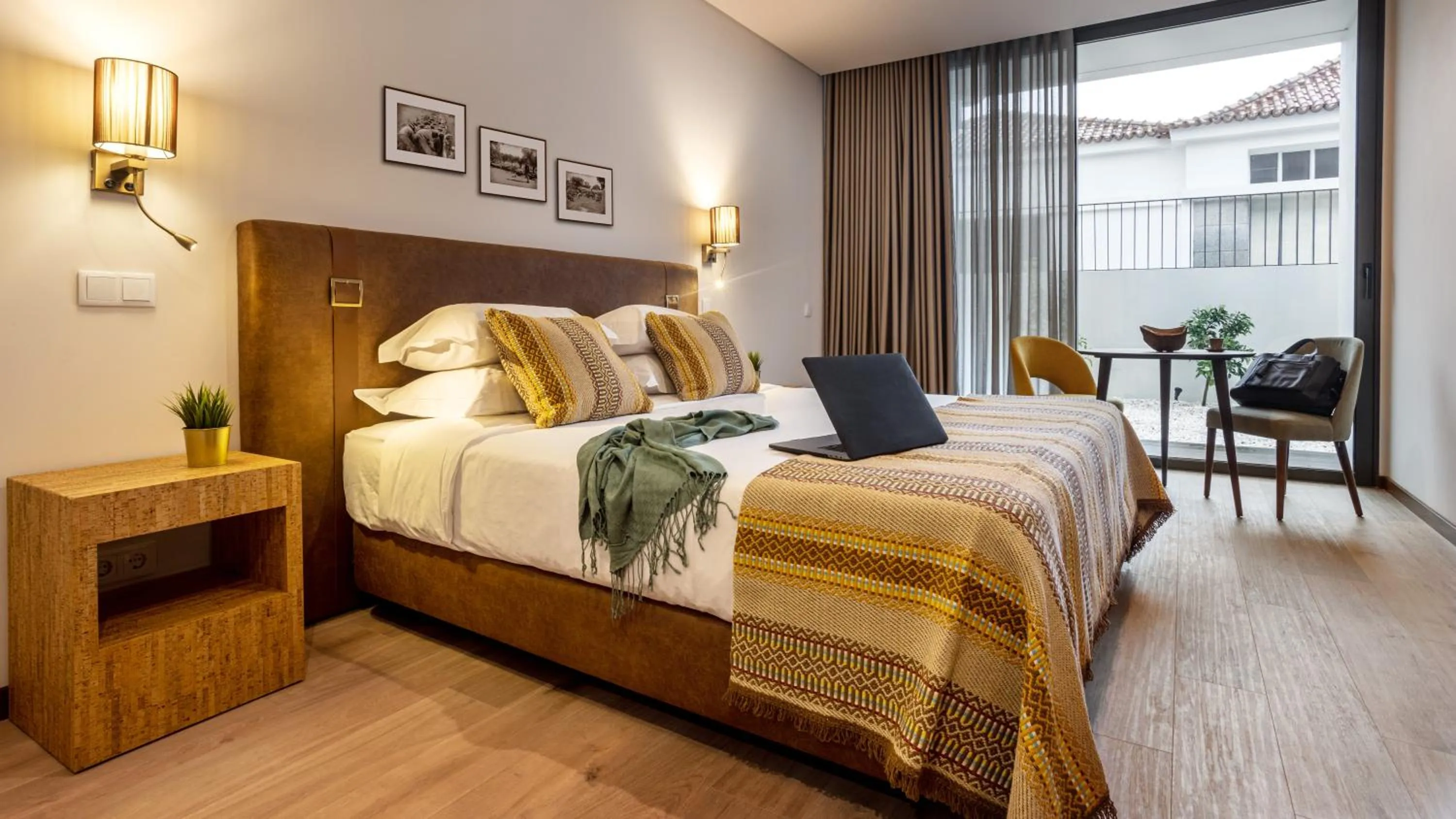 View (from property/room), Bed in Évora O Cante Hotel