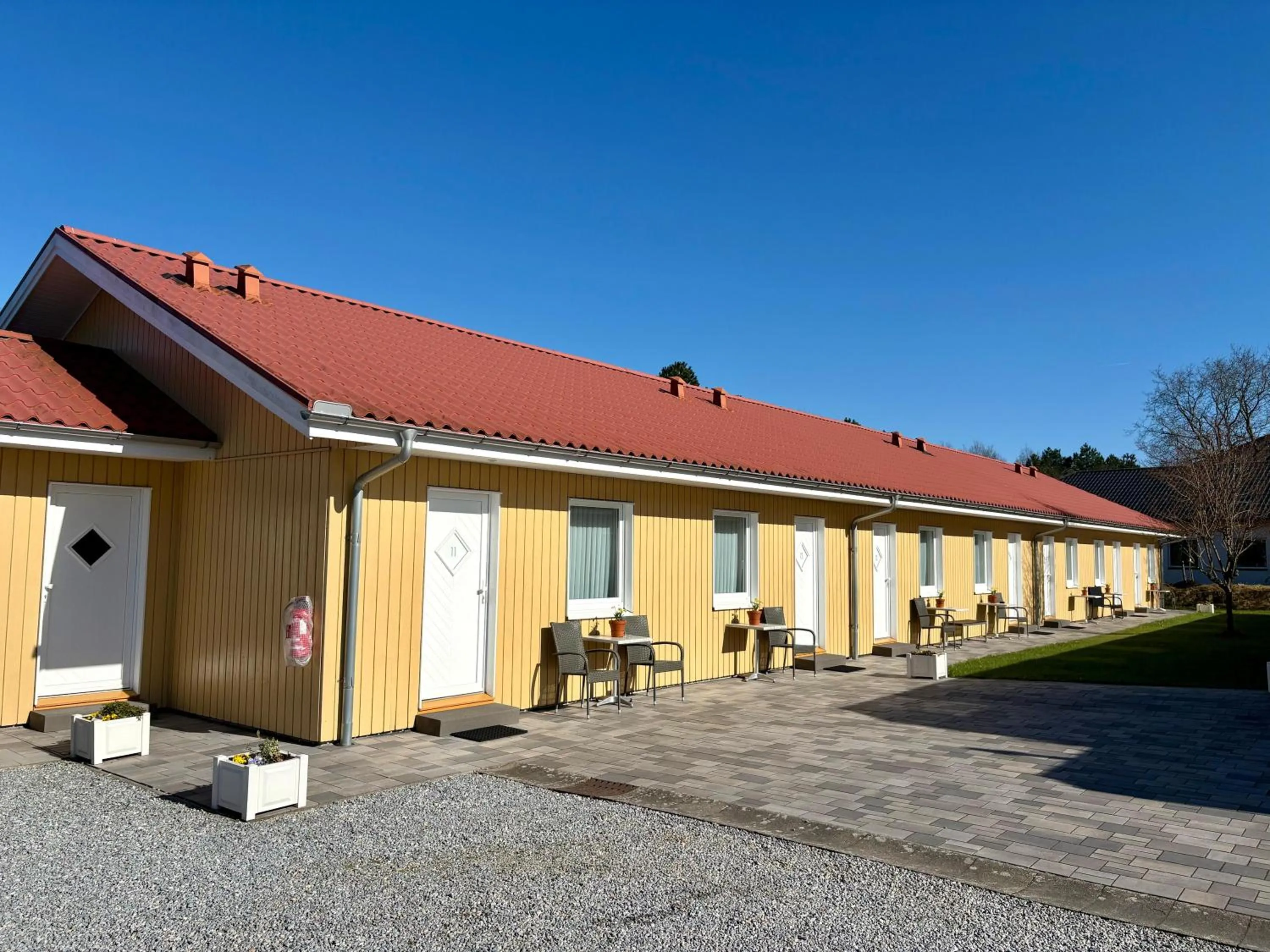 Property building in Ellen Hotel