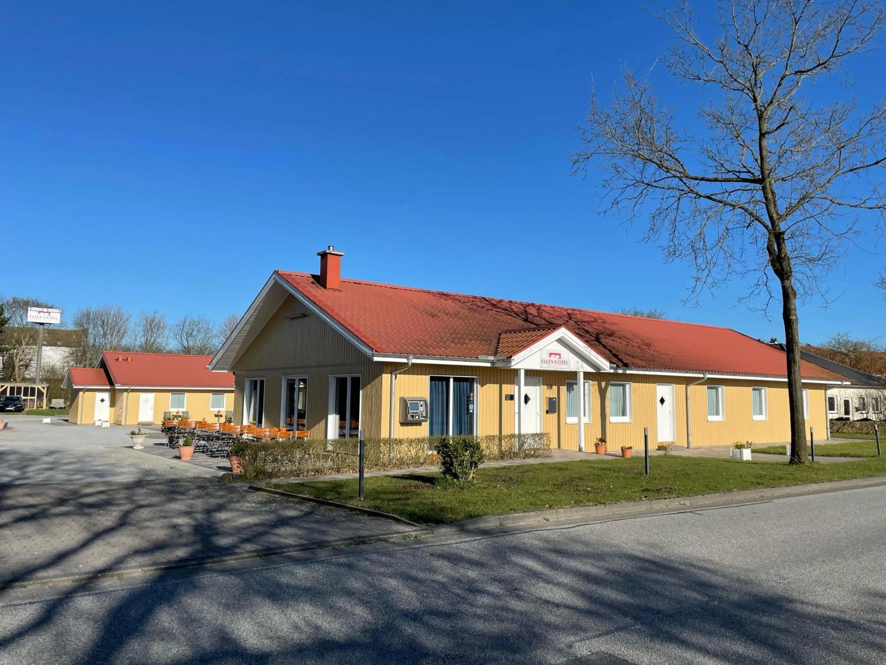 Property building in Ellen Hotel