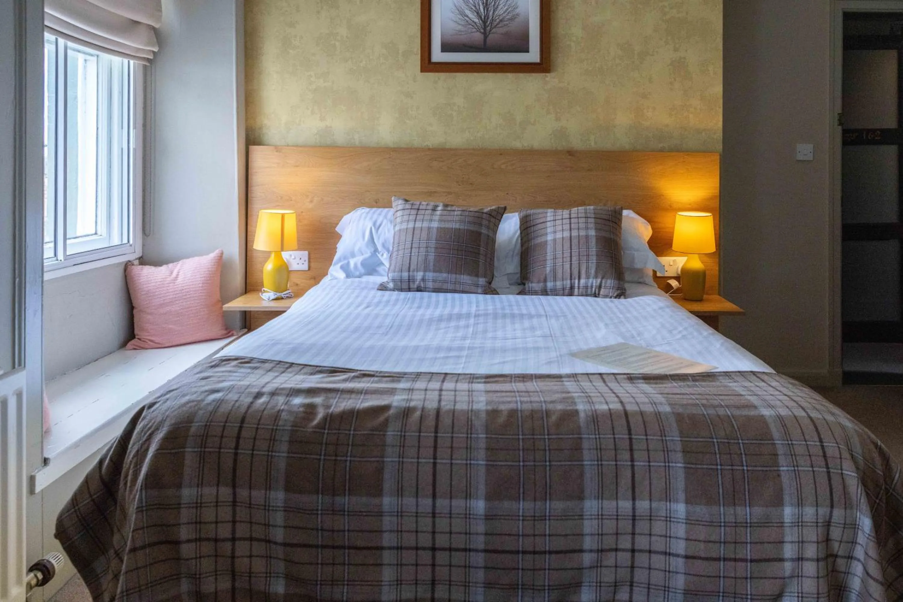 Bedroom, Bed in Old Aberlady Inn