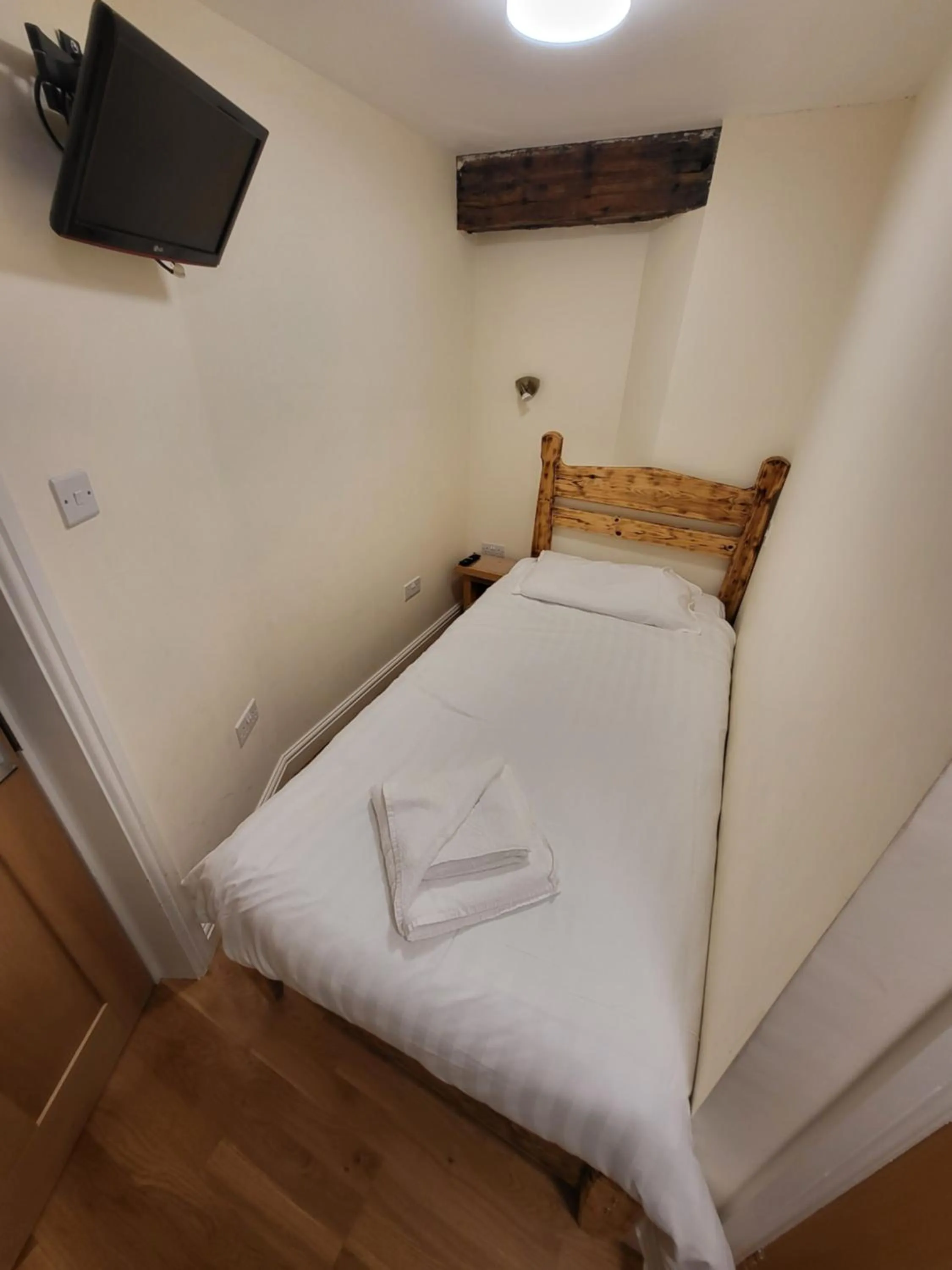 Bedroom, Bed in The Grand Harbour hotel