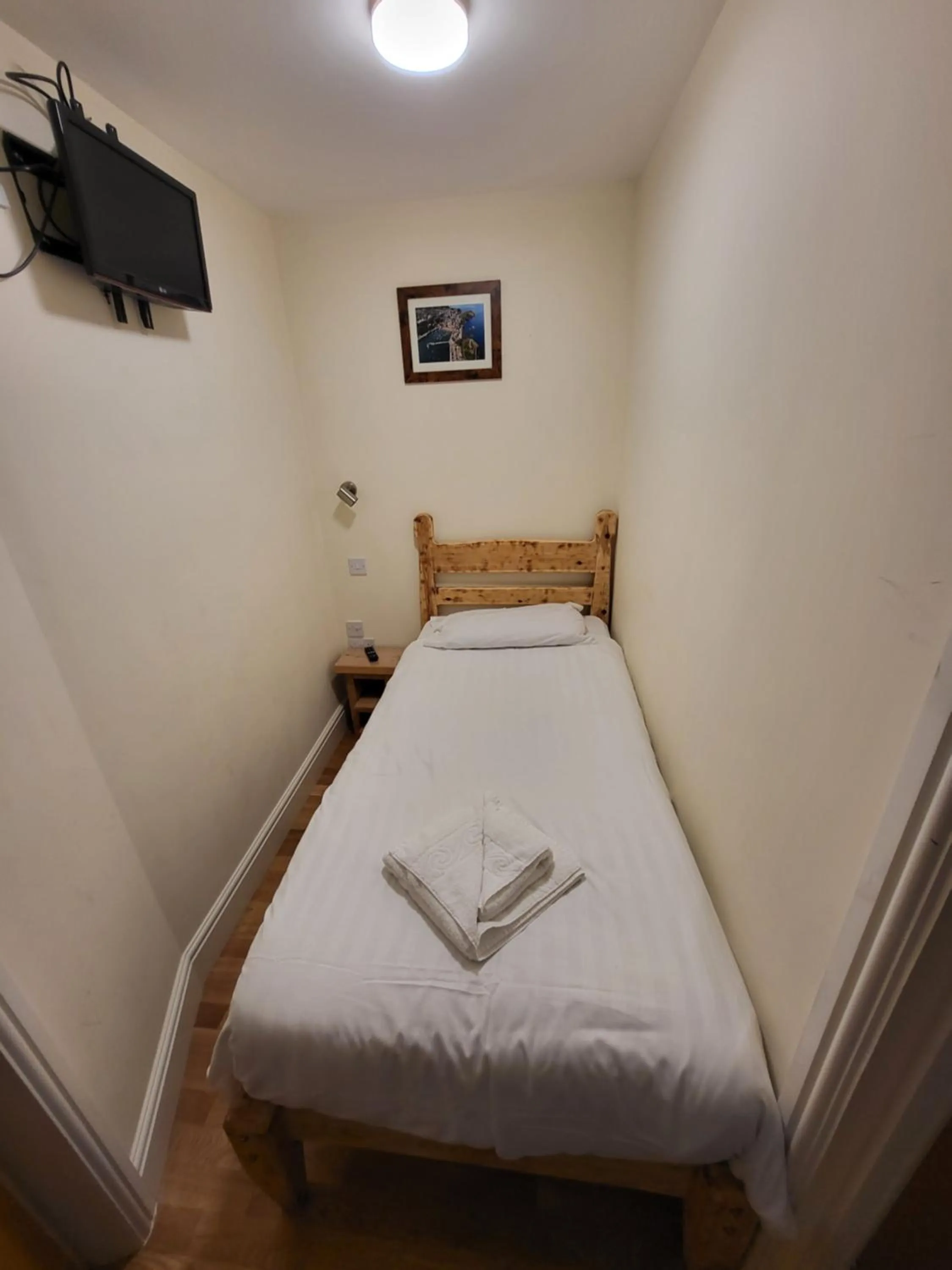 Bedroom, Bed in The Grand Harbour hotel