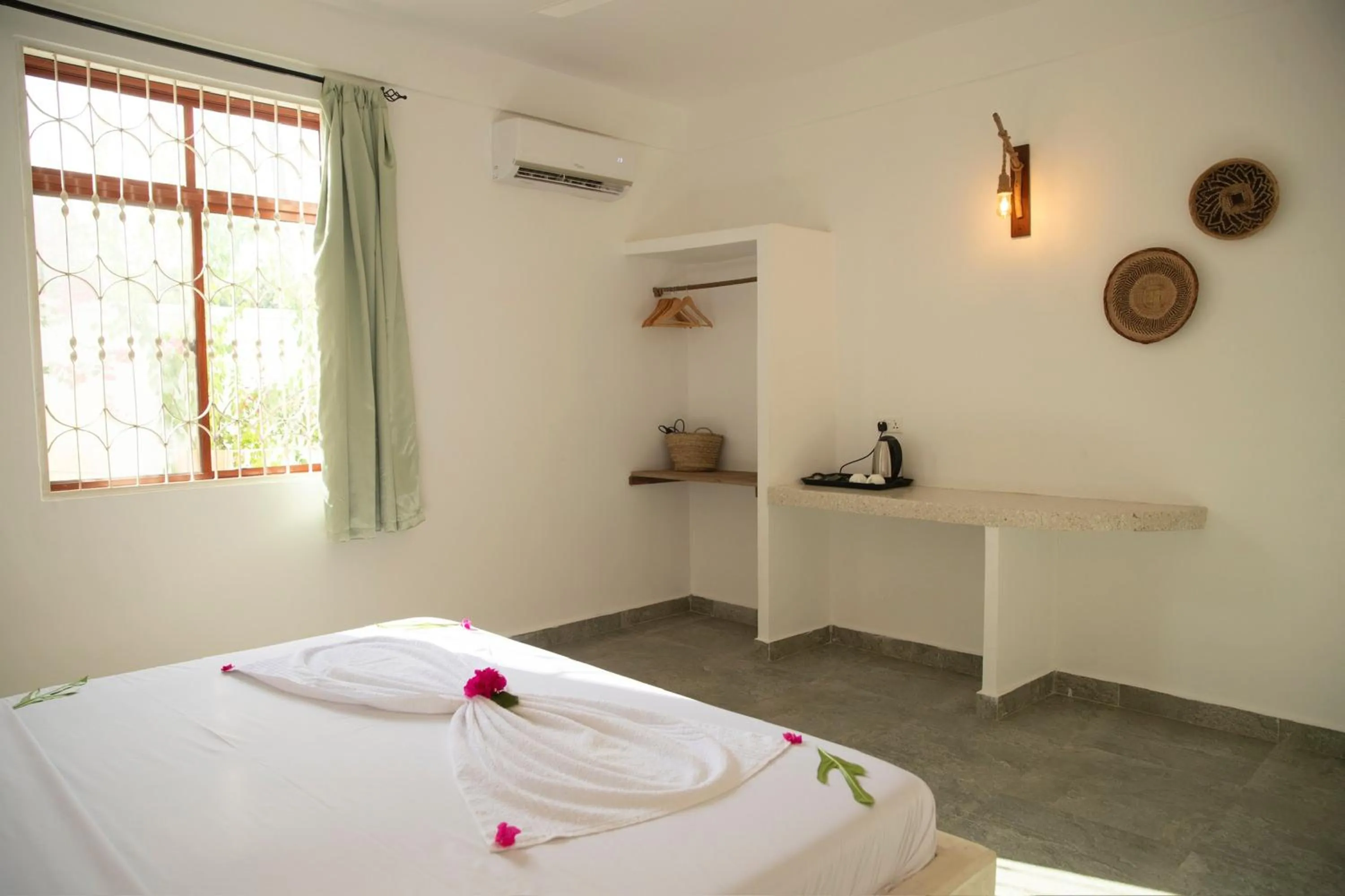 Bedroom, Bed in Paje White House