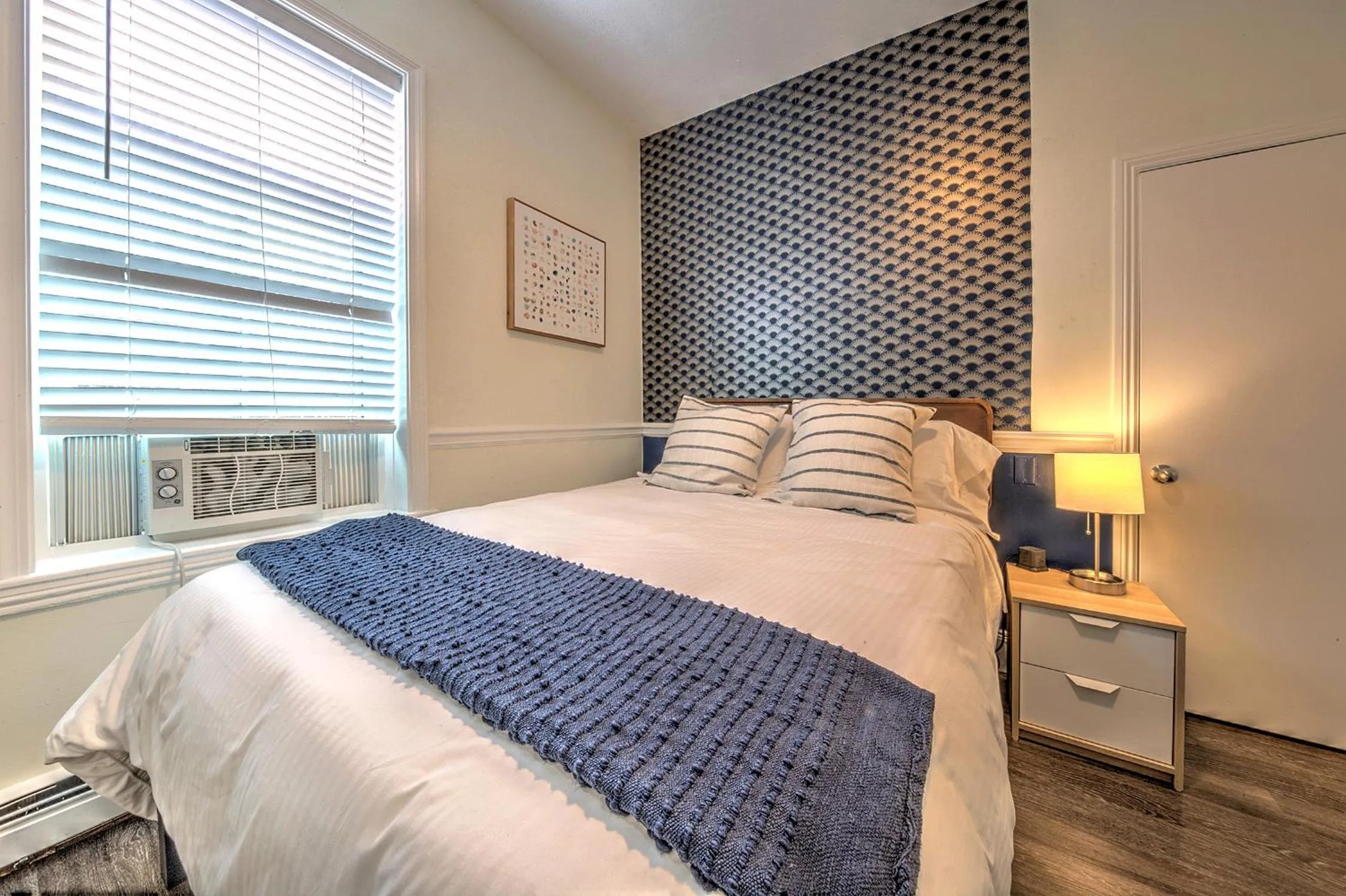 Bedroom, Bed in Good Hotels Boston