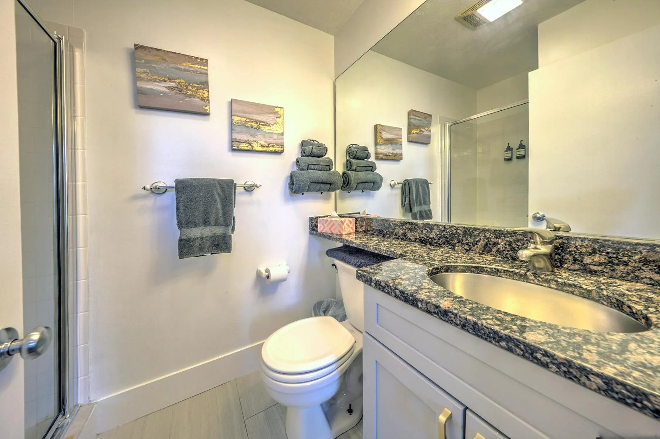 Bathroom in Good Hotels Boston