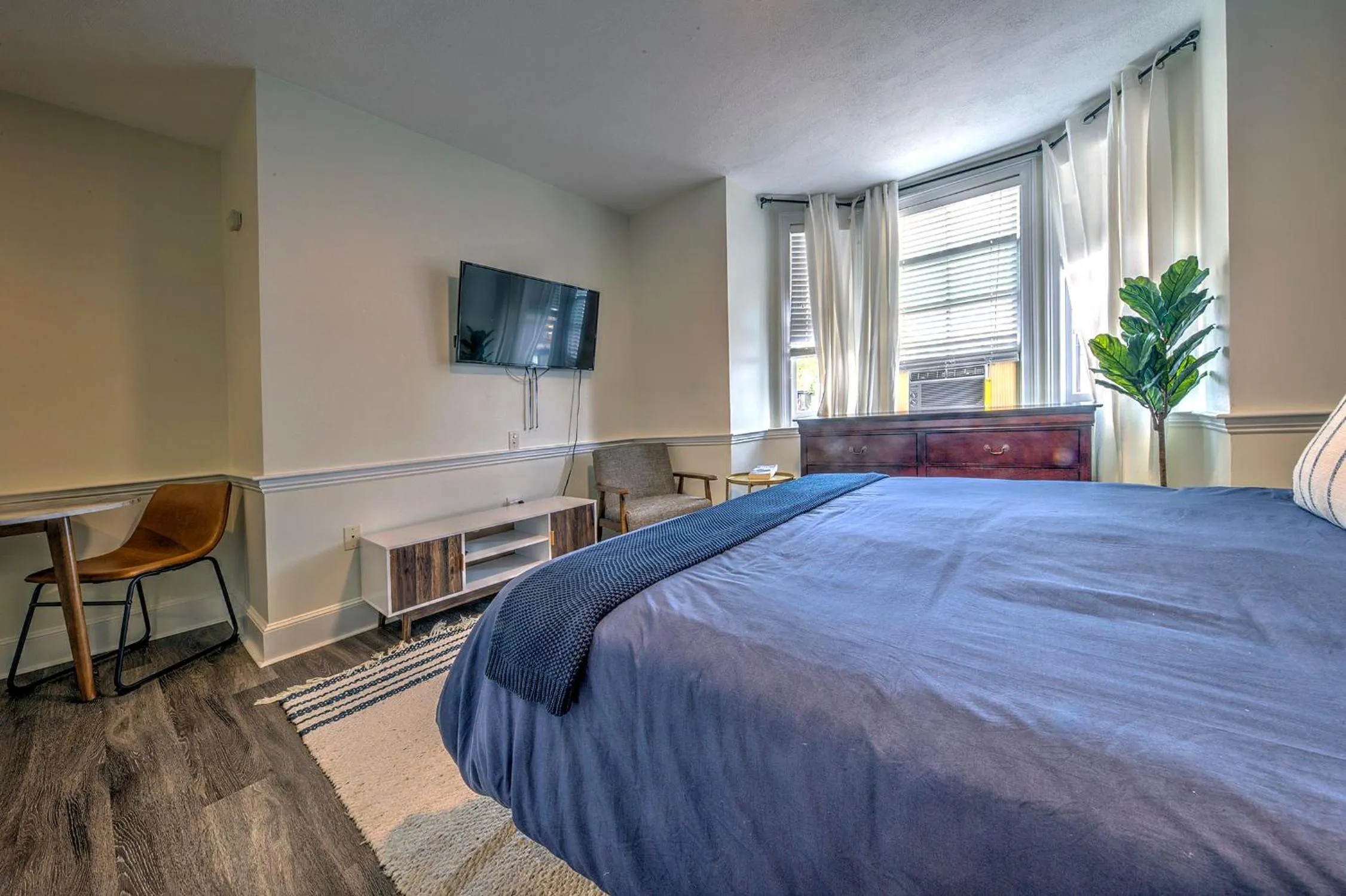 Bedroom, Bed in Good Hotels Boston