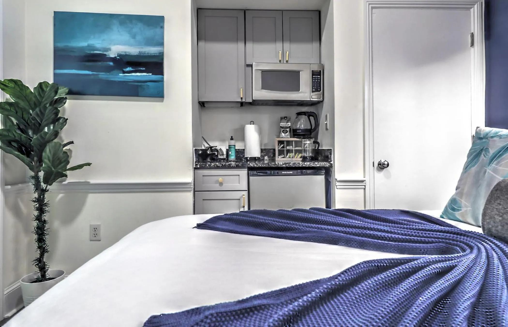 Bedroom, Bed in Good Hotels Boston