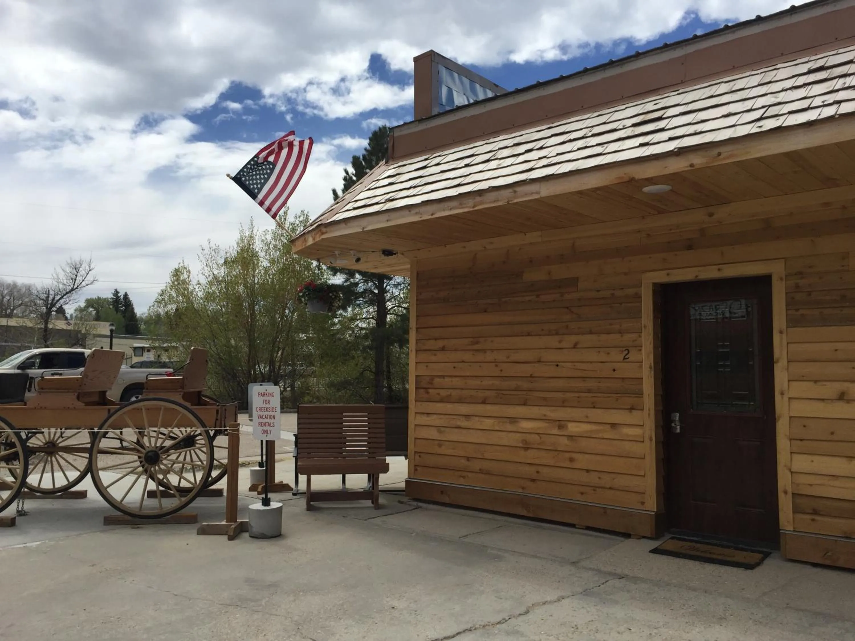 Creekside Downtown Vacation Suites, Only Adults 25 or older