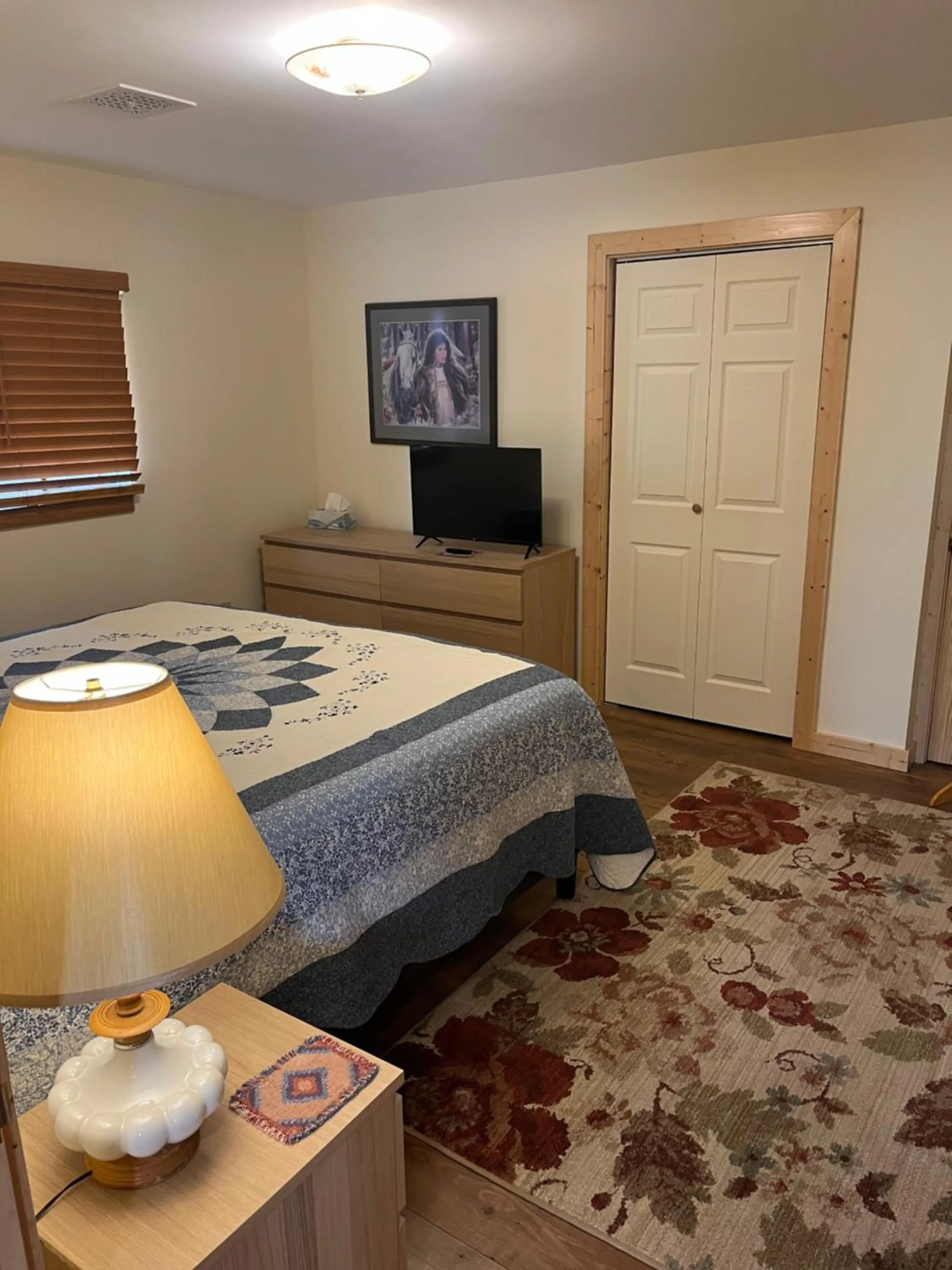 Bed in Creekside Downtown Vacation Suites, Only Adults 25 or older