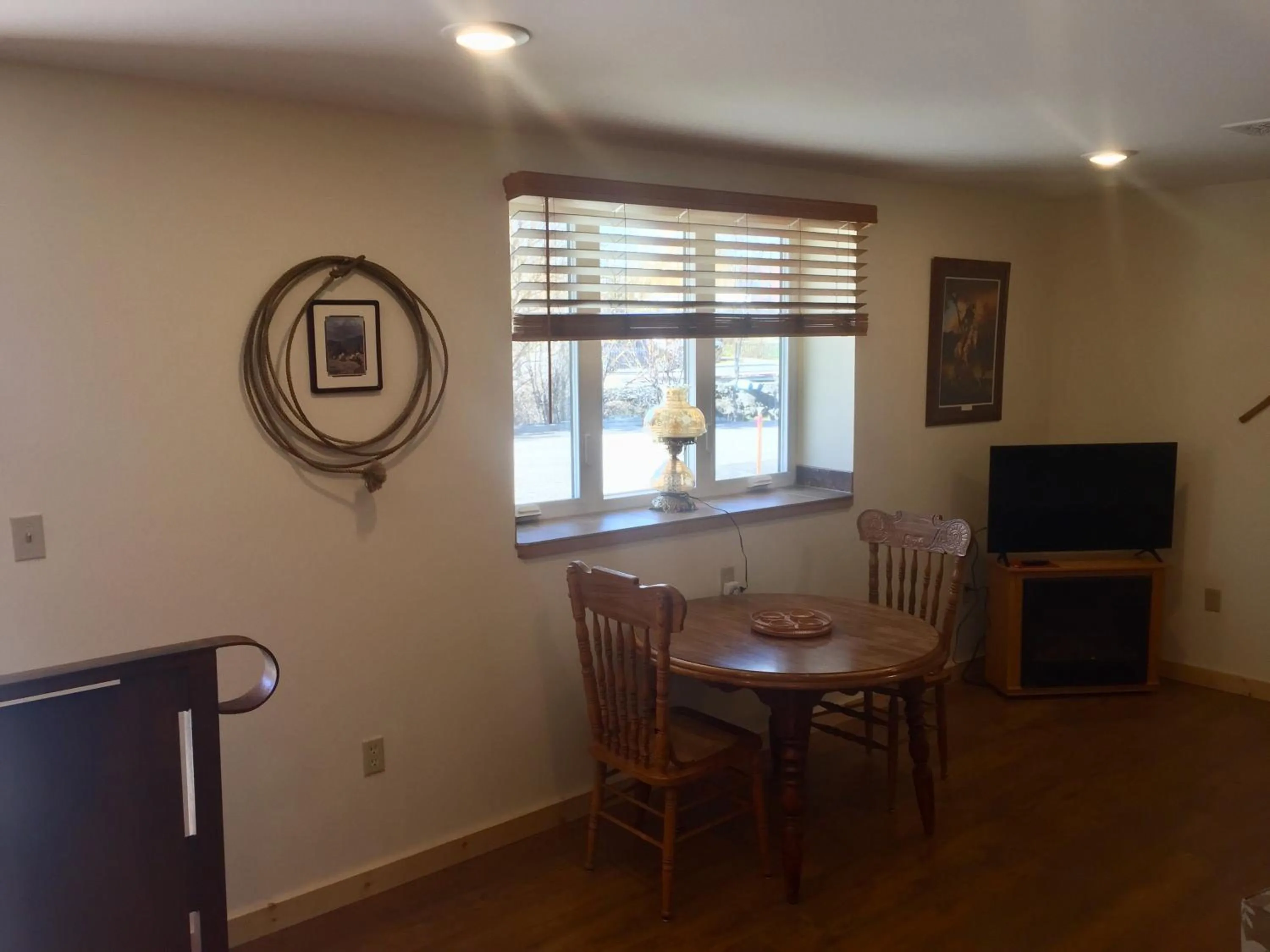 Creekside Downtown Vacation Suites, Only Adults 25 or older