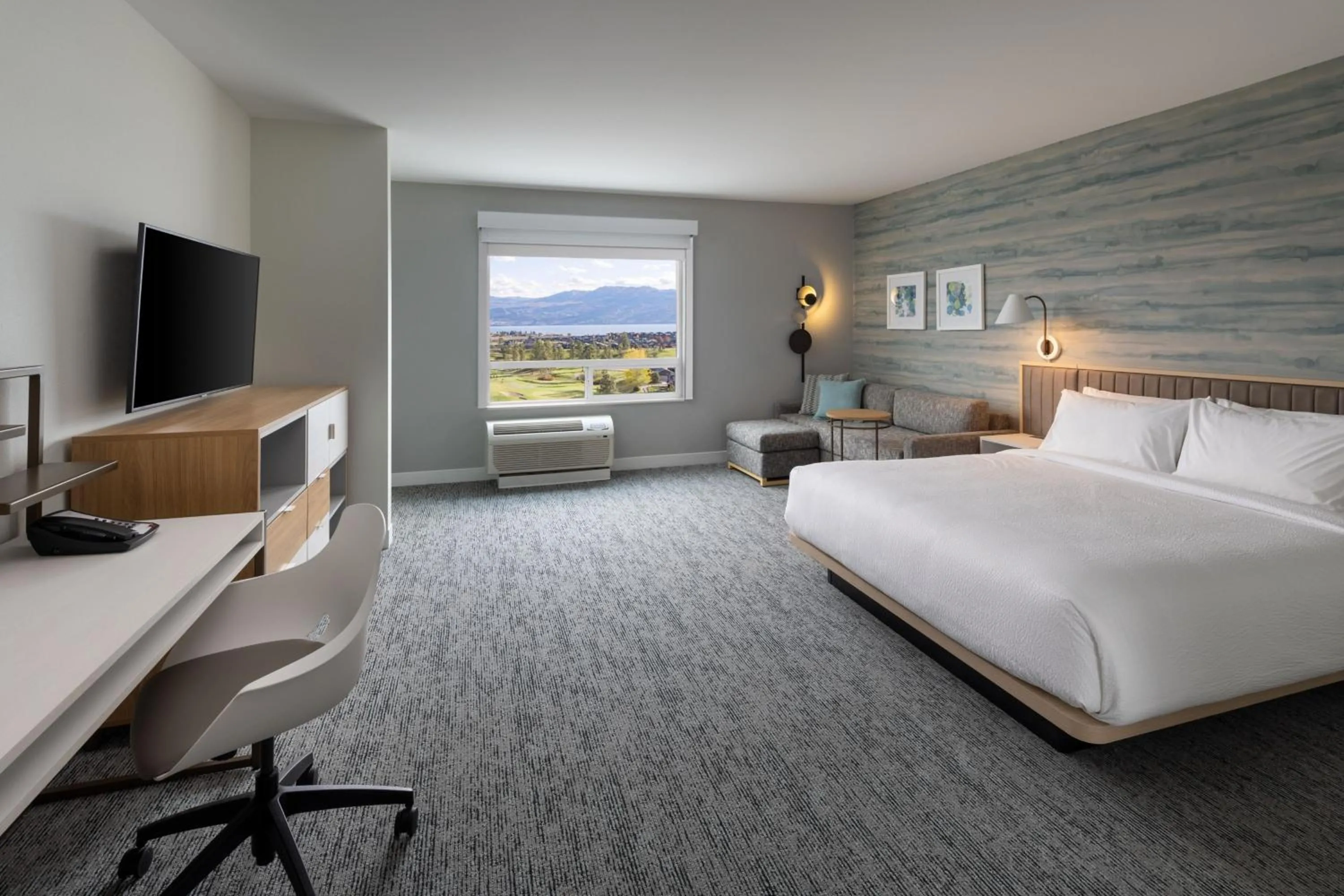 Photo of the whole room, Bed in TownePlace Suites by Marriott West Kelowna