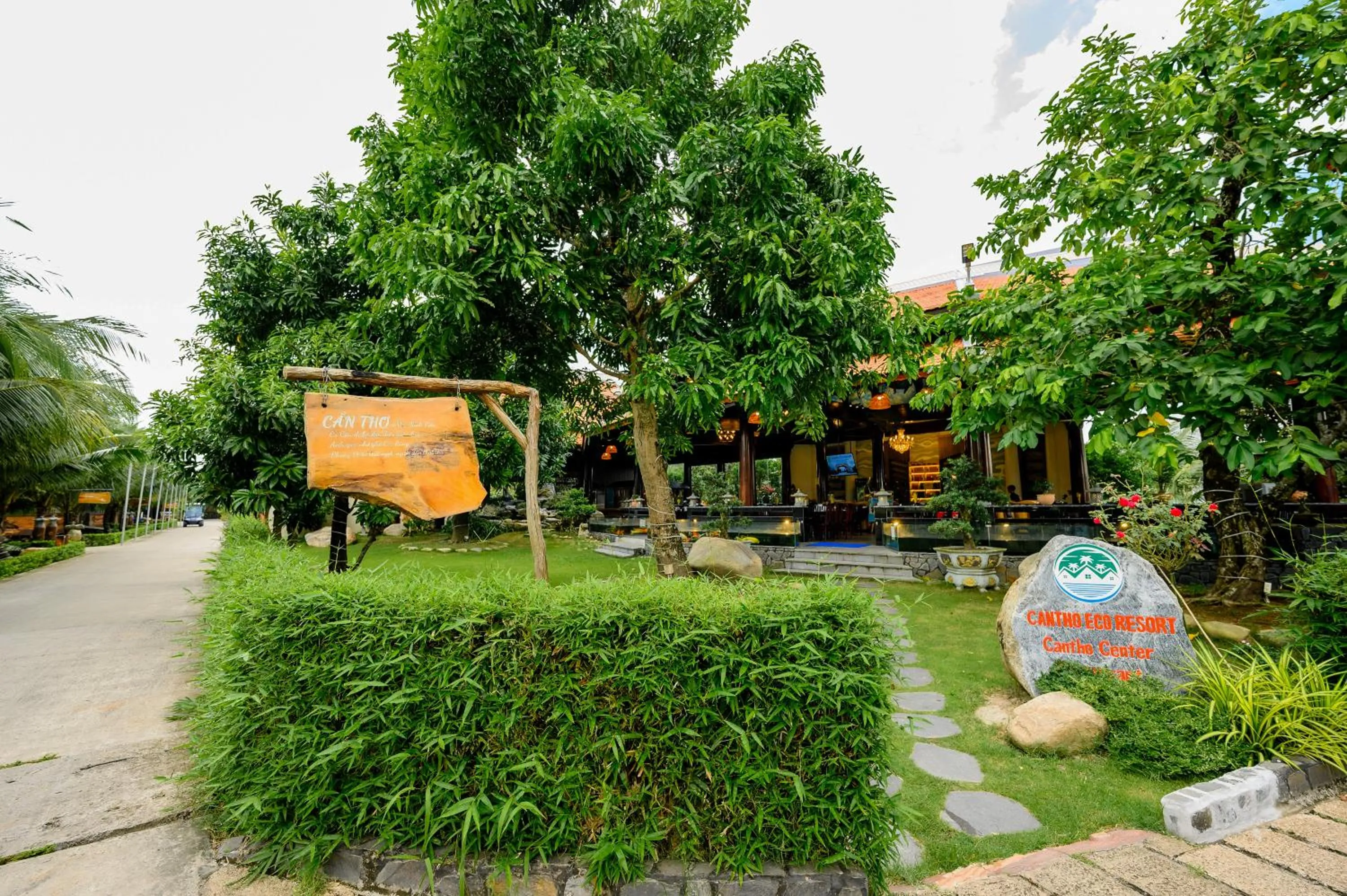 Restaurant/places to eat in Cantho Eco Resort
