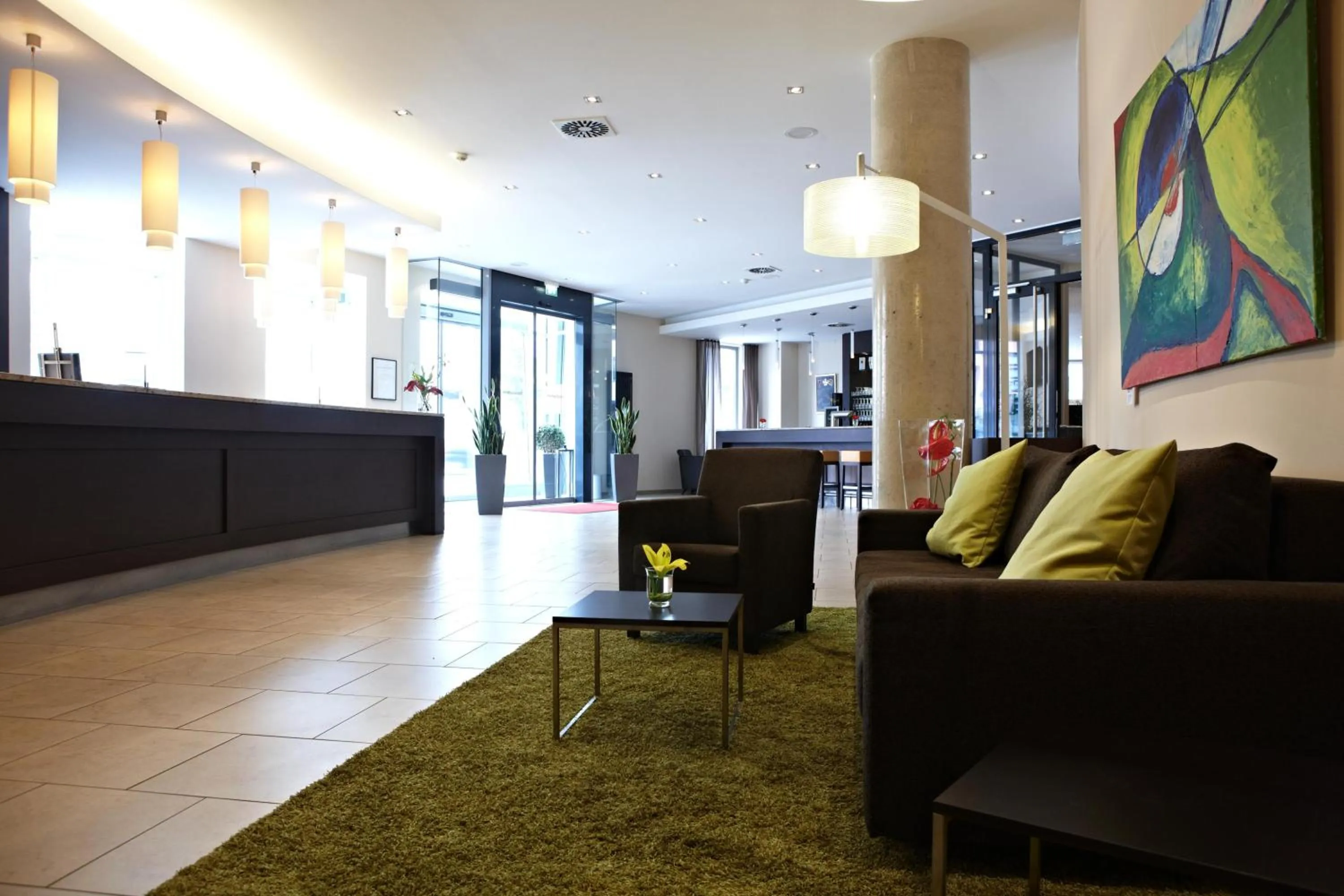 Lobby or reception in IntercityHotel Mainz