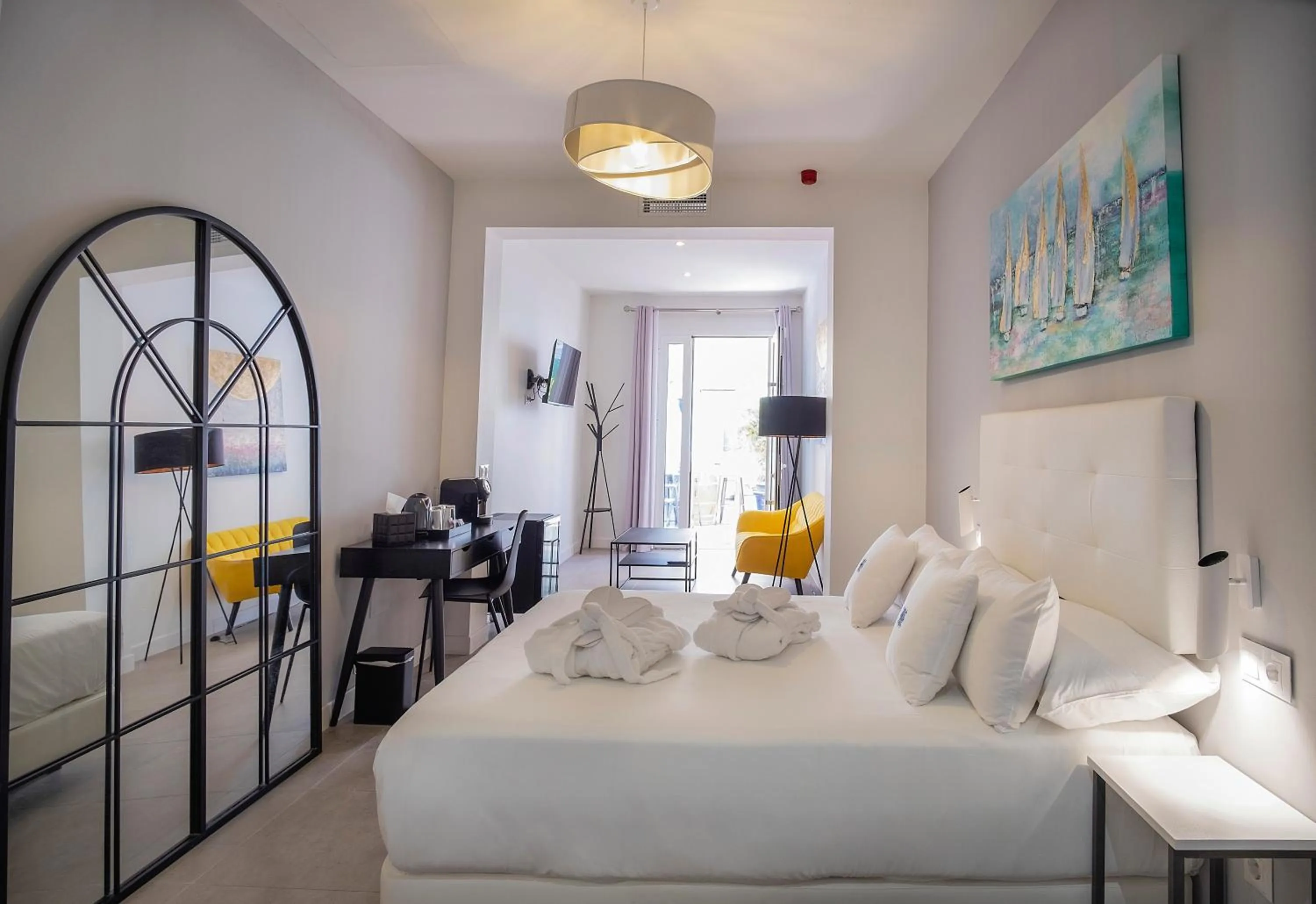 Bed in The Old Town Boutique Hotel - Adults Recommended