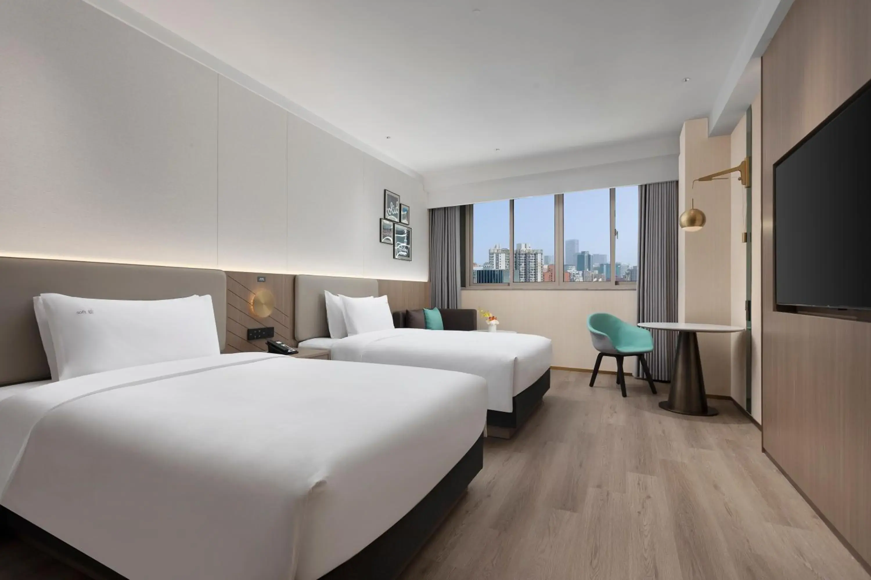 Premium Double Room with Two Double Beds in Holiday Inn Express Zhabei Shanghai, an IHG Hotel Premium Double Room with Two Double Beds in Holiday Inn Express Zhabei Shanghai, an IHG Hotel