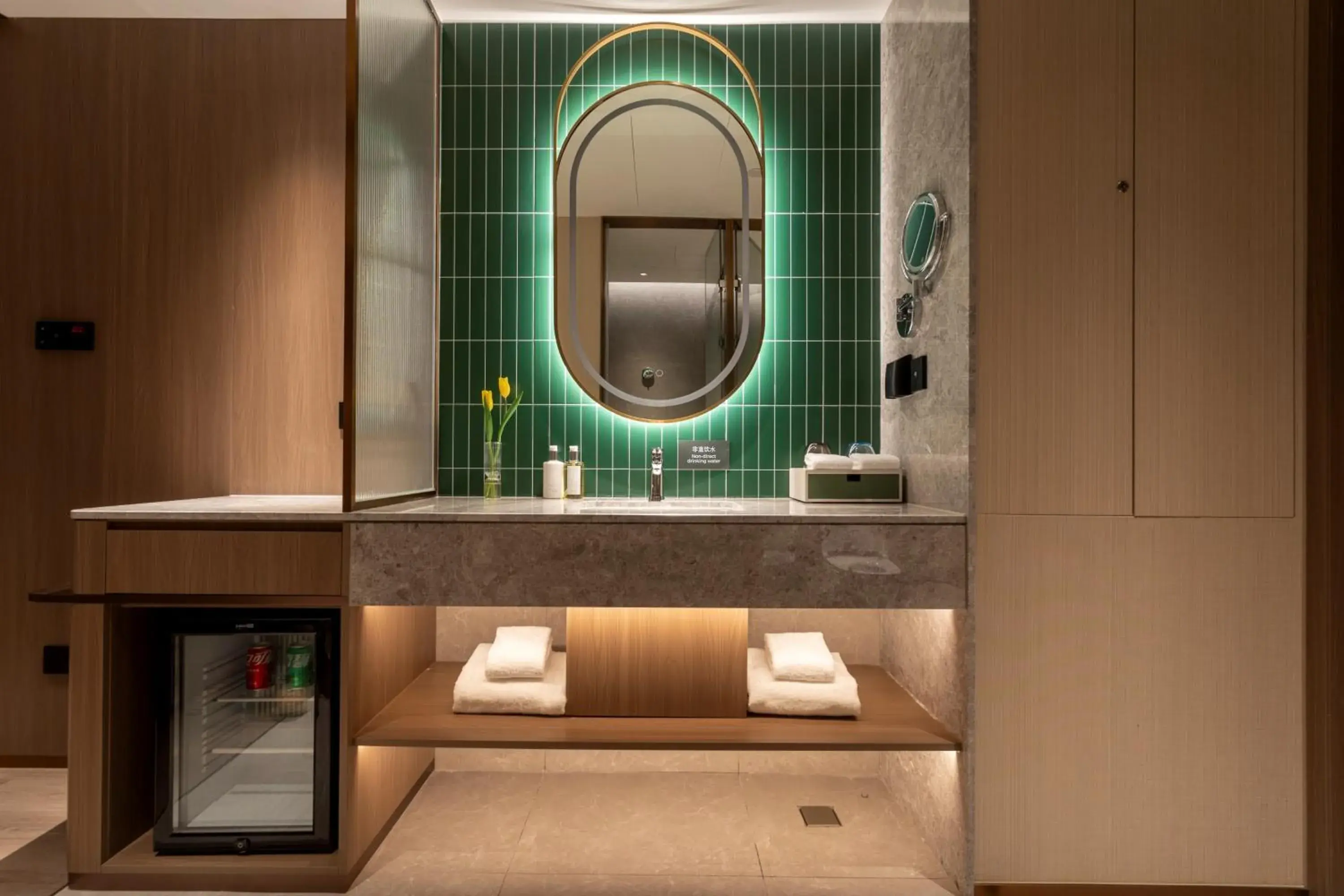 Standard King Room with City View in Holiday Inn Express Zhabei Shanghai, an IHG Hotel Standard King Room with City View in Holiday Inn Express Zhabei Shanghai, an IHG Hotel