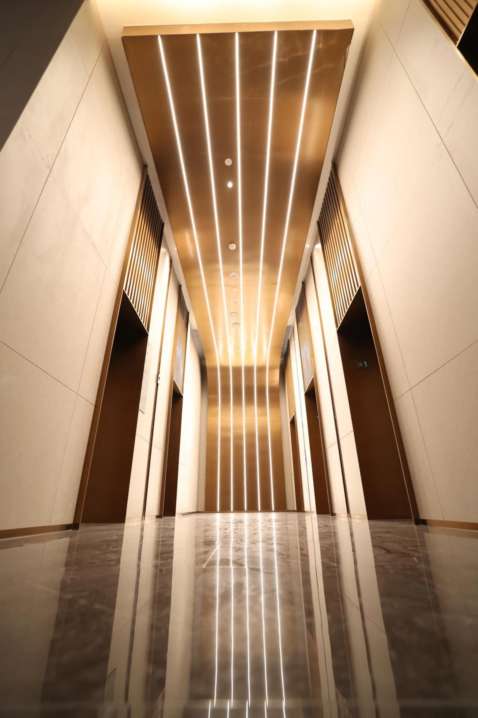 elevator in Holiday Inn Express Zhabei Shanghai, an IHG Hotel