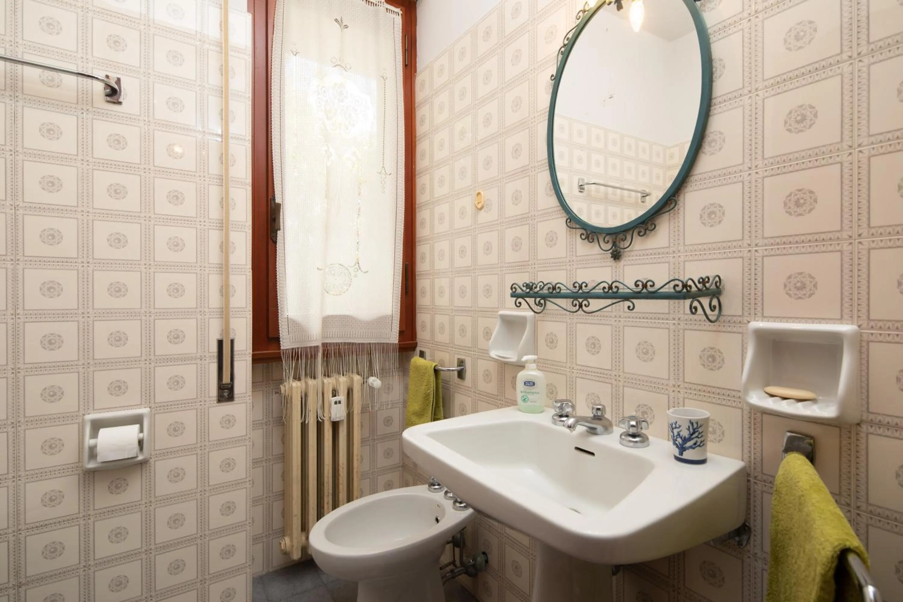 Bathroom in Imperiale Apartment by Mmega