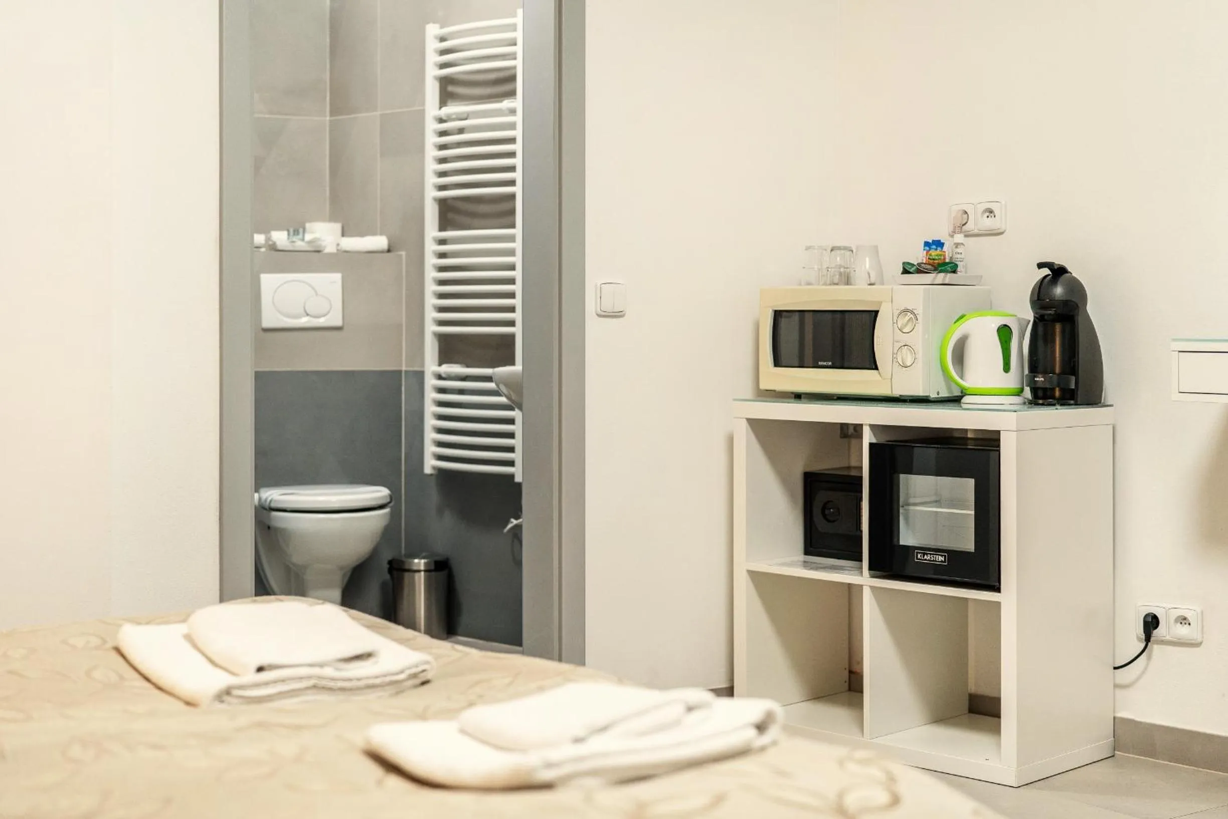 Coffee/tea facilities in Vincanto Rooms Old Town Prague1