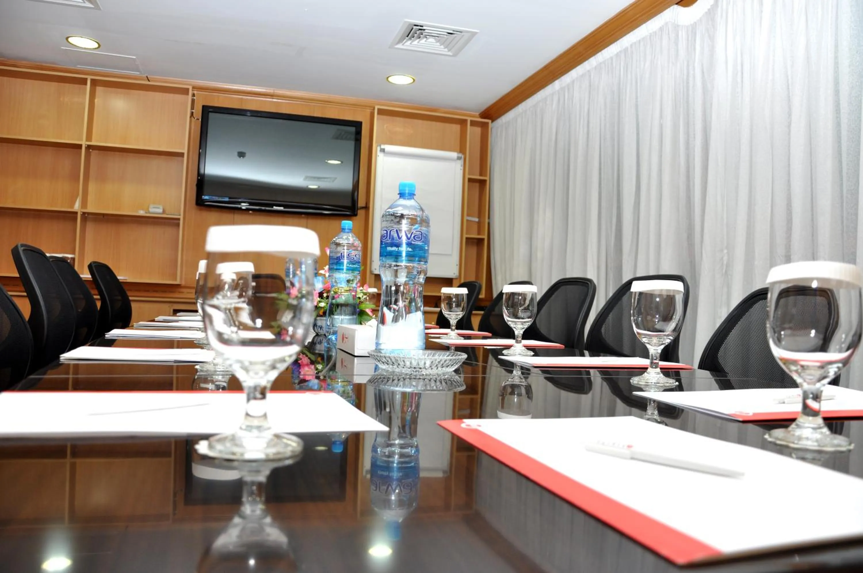 Business facilities in Swiss International Palace Hotel Manama