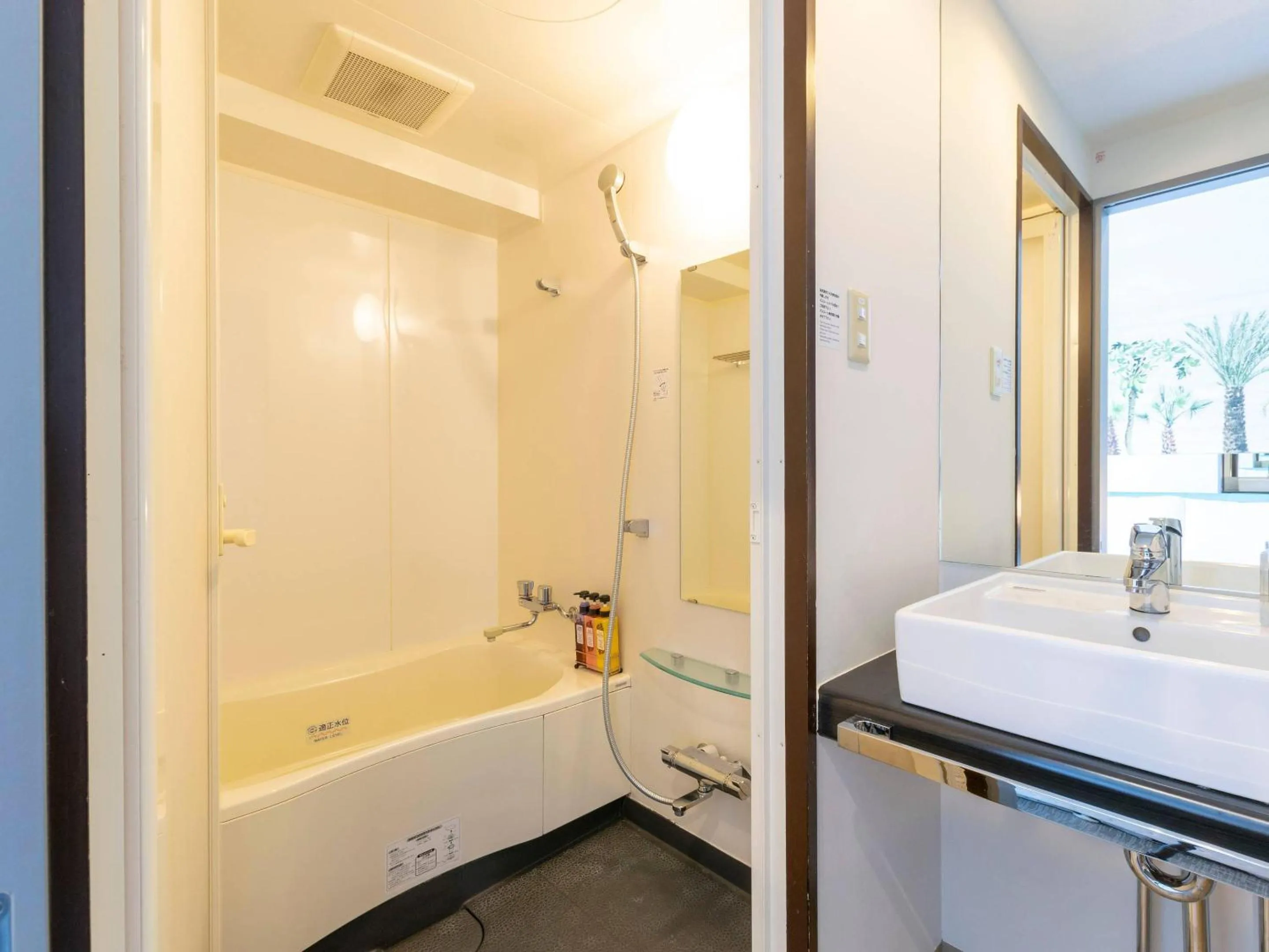 Bedroom in Comfort Inn Naha Tomari Port