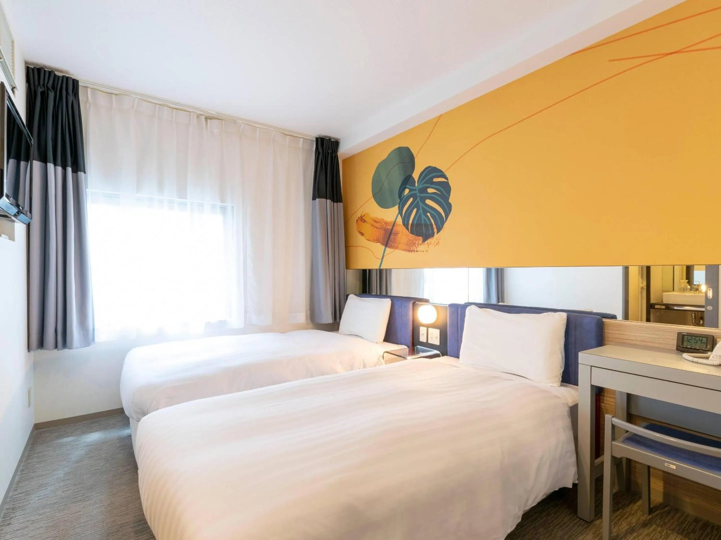 Bedroom, Bed in Comfort Inn Naha Tomari Port