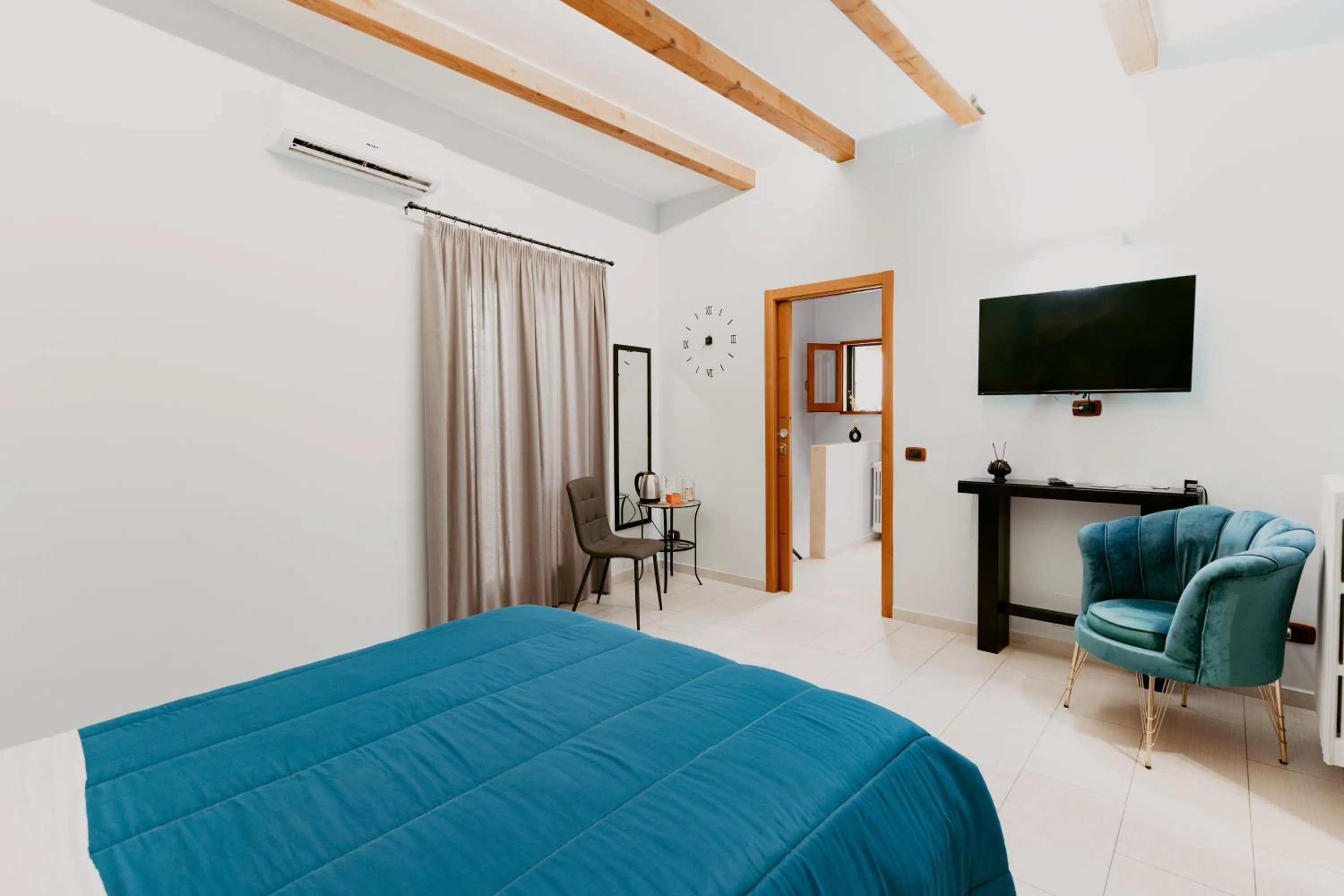 Photo of the whole room, Bed in Dimora L'Etual