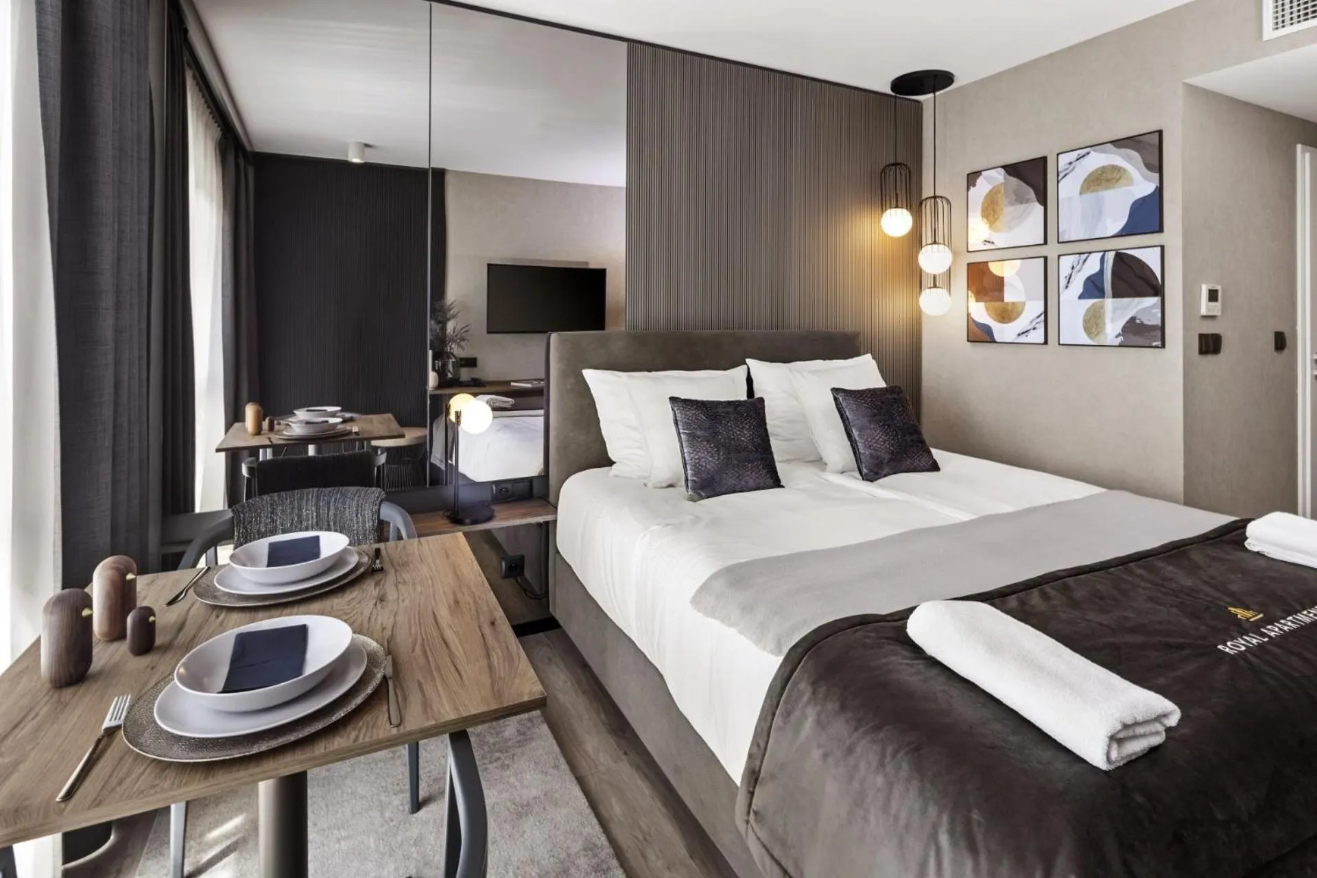 Dining area, Bed in Boutique Residence Gdańsk