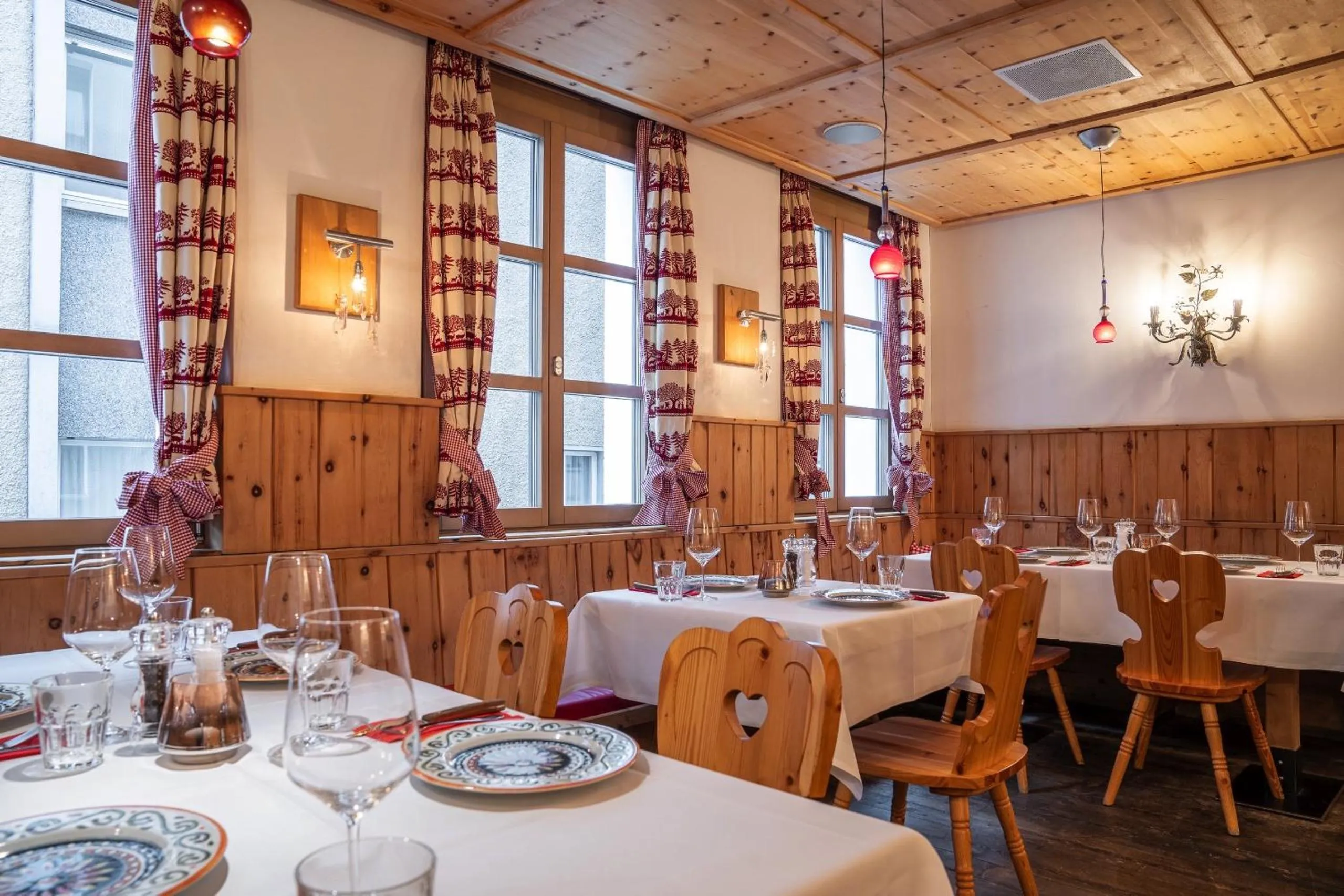 Restaurant/places to eat in Hotel Cervo