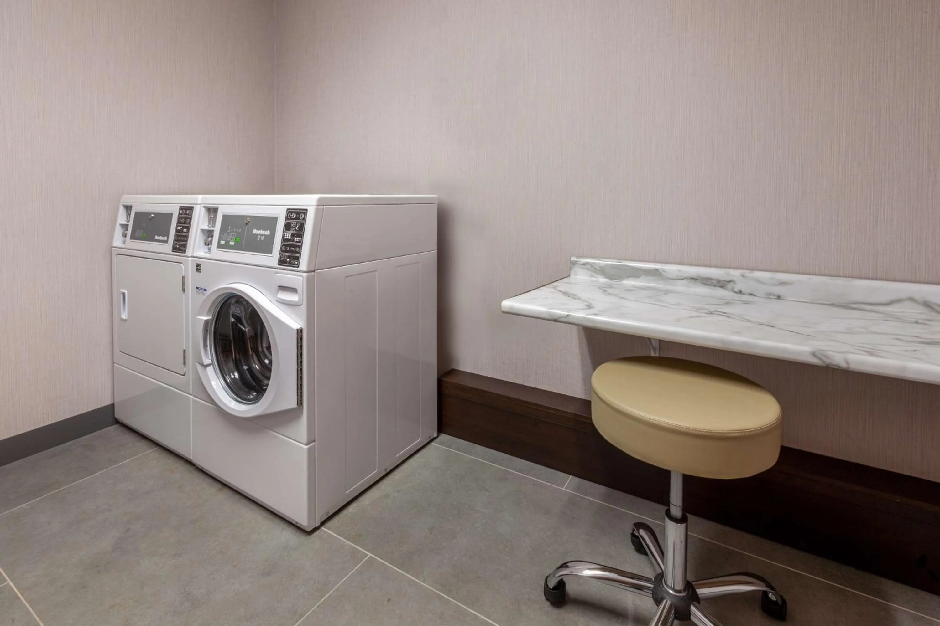 Property building in Hampton Inn & Suites Bloomfield Hills Detroit