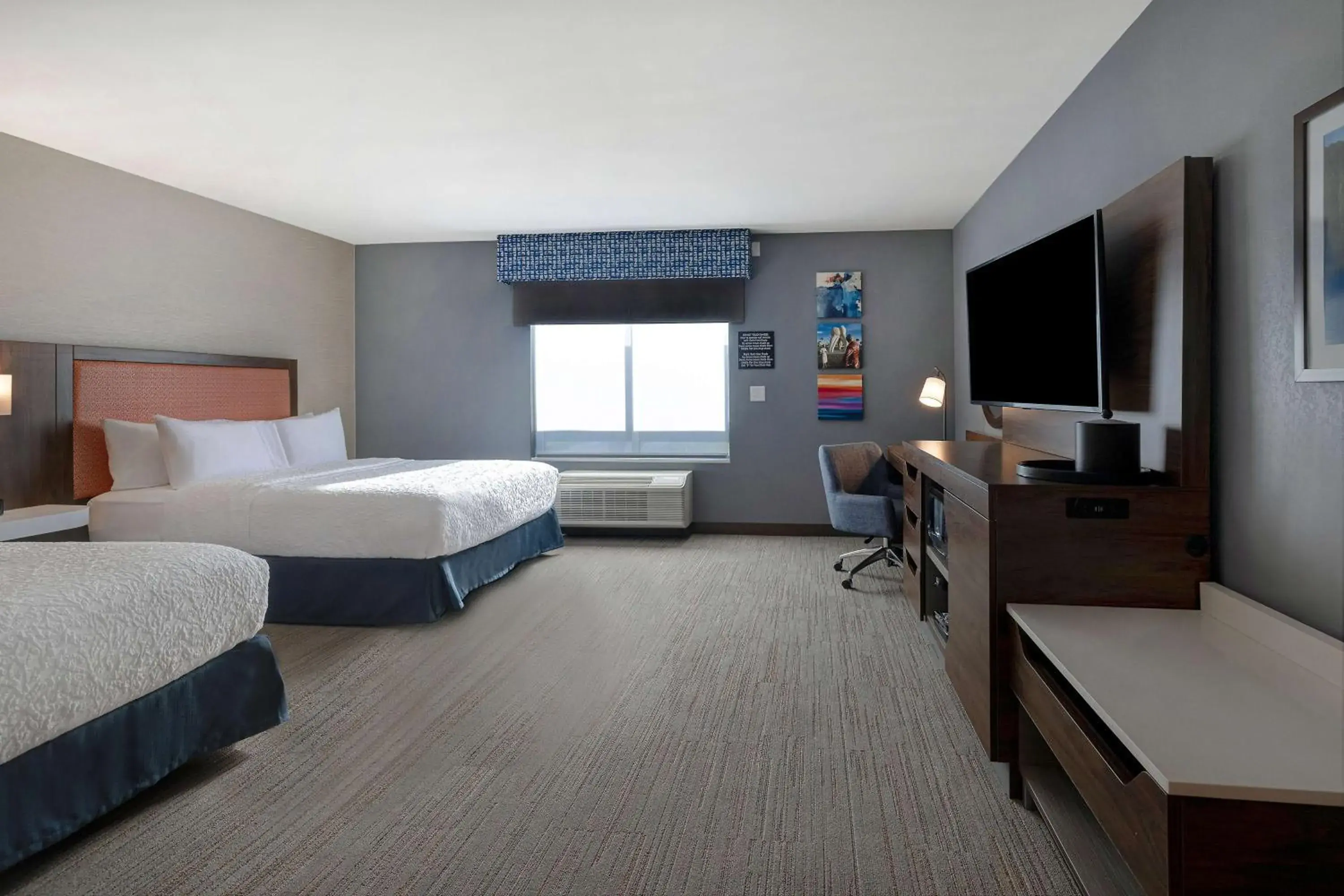 Queen Room with Bath Tub - Mobility Access/Non-Smoking in Hampton Inn Crown Point, In Queen Room with Bath Tub - Mobility Access/Non-Smoking in Hampton Inn Crown Point, In