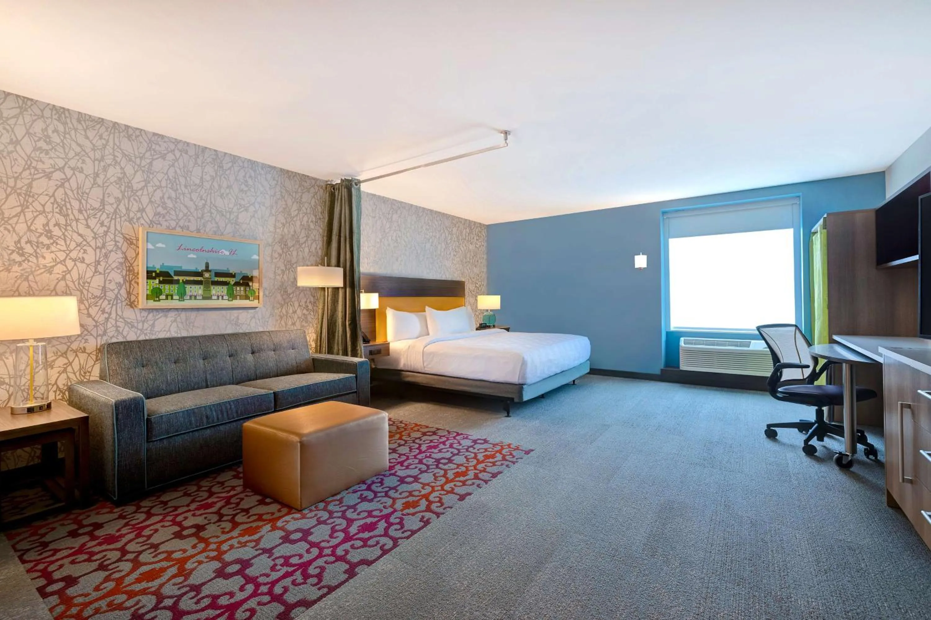 Living room, Bed in Home2 Suites By Hilton Lincolnshire Chicago