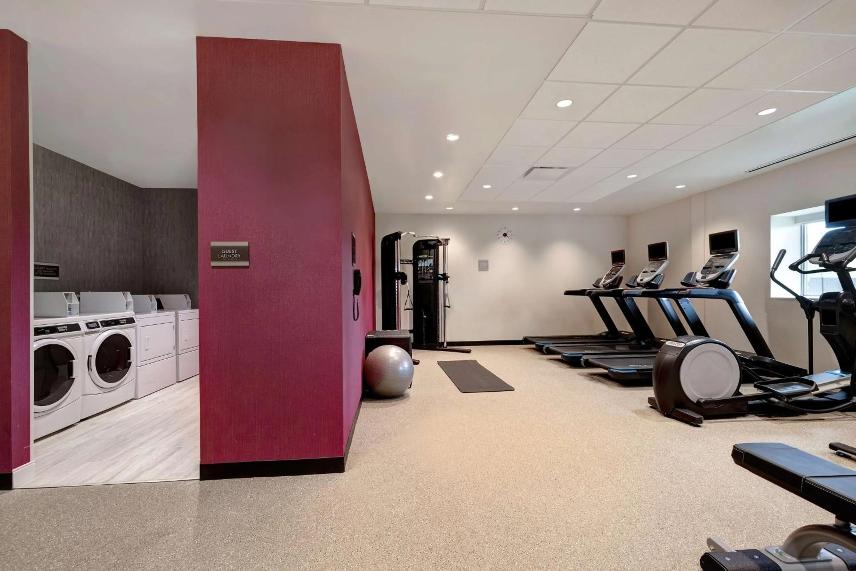Fitness centre/facilities in Home2 Suites By Hilton Lincolnshire Chicago