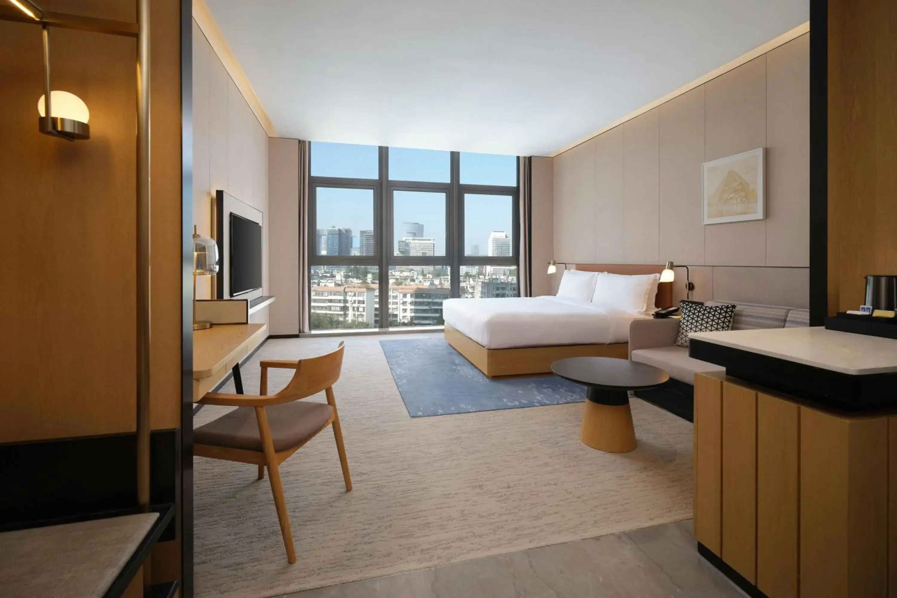 Executive Queen Room in The Mercury Garden Shenzhen Nanshan, A Tribute Portfolio Hotel Executive Queen Room in The Mercury Garden Shenzhen Nanshan, A Tribute Portfolio Hotel