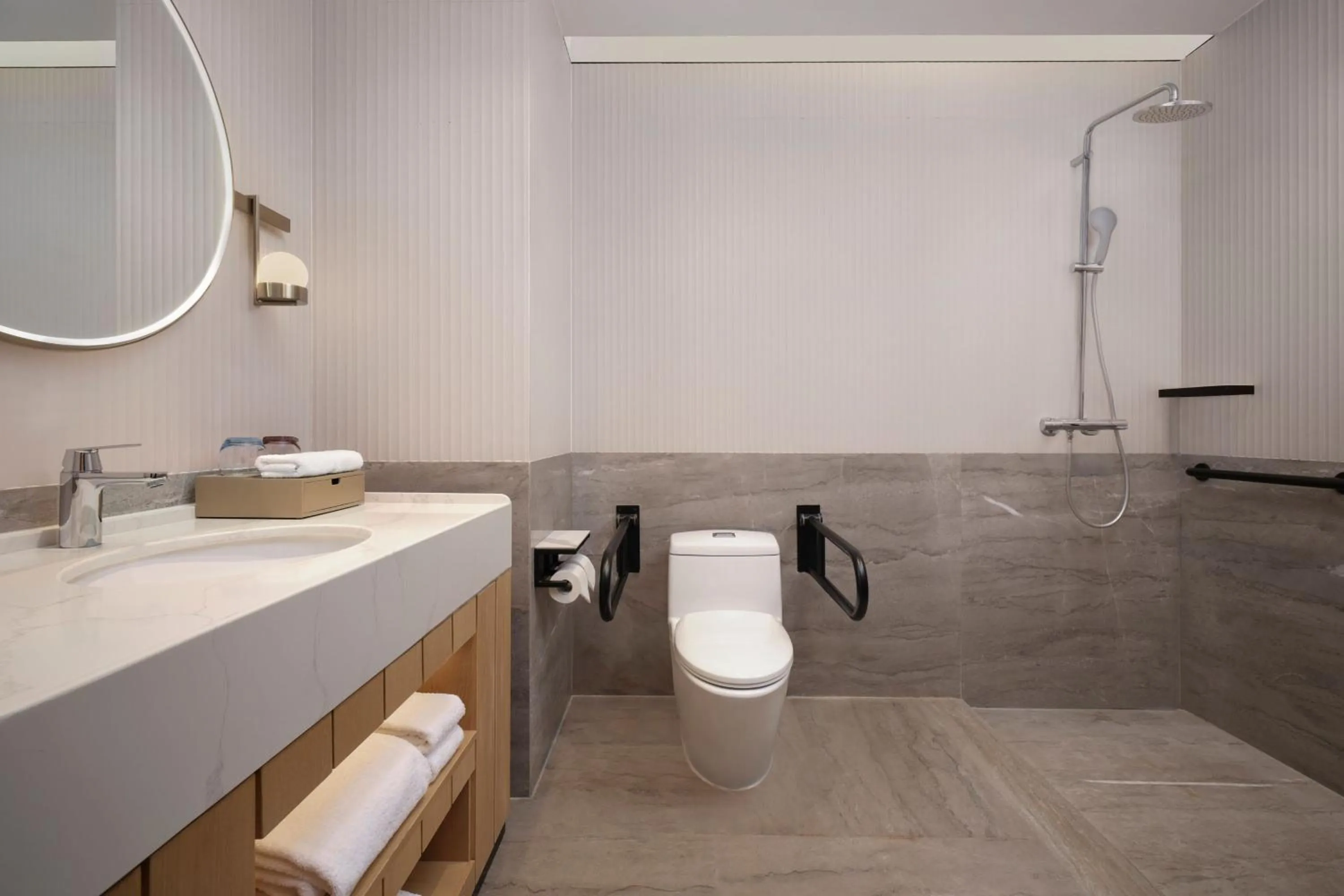 Bathroom in The Mercury Garden Shenzhen Nanshan, A Tribute Portfolio Hotel